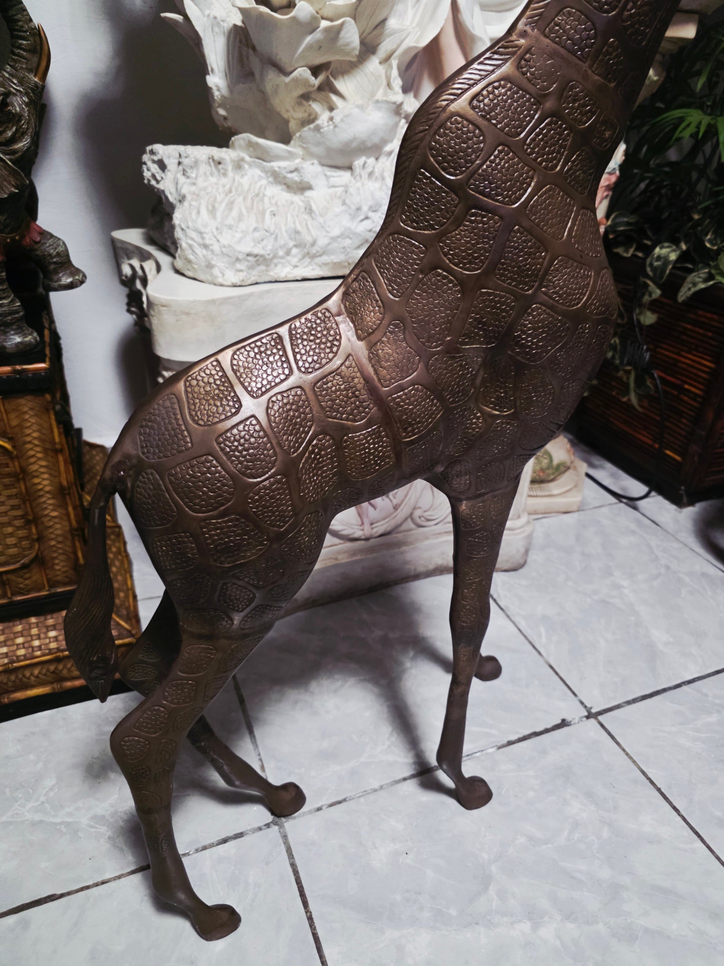 Escultura de Jirafa en Bronce – Elegancia Monumental 🦒✨🦒