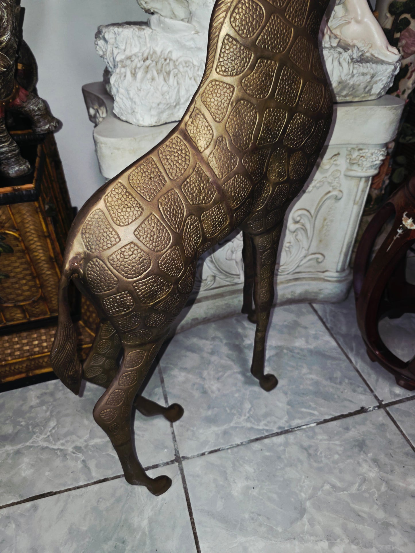 Escultura de Jirafa en Bronce – Elegancia Monumental 🦒✨🦒