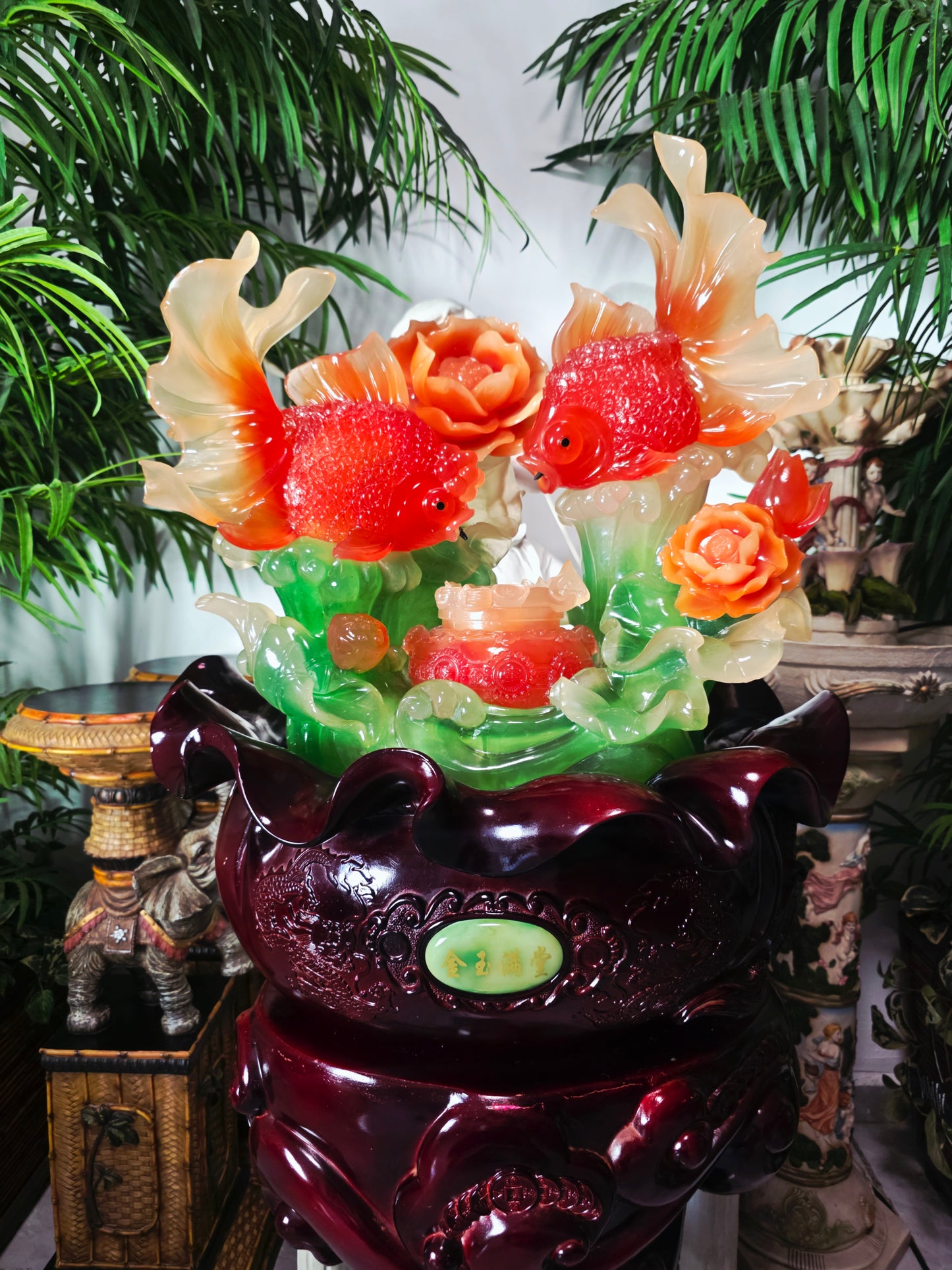 Fuente Oriental de la Abundancia – Escultura Monumental con Adorno de Peces 🐟🌸