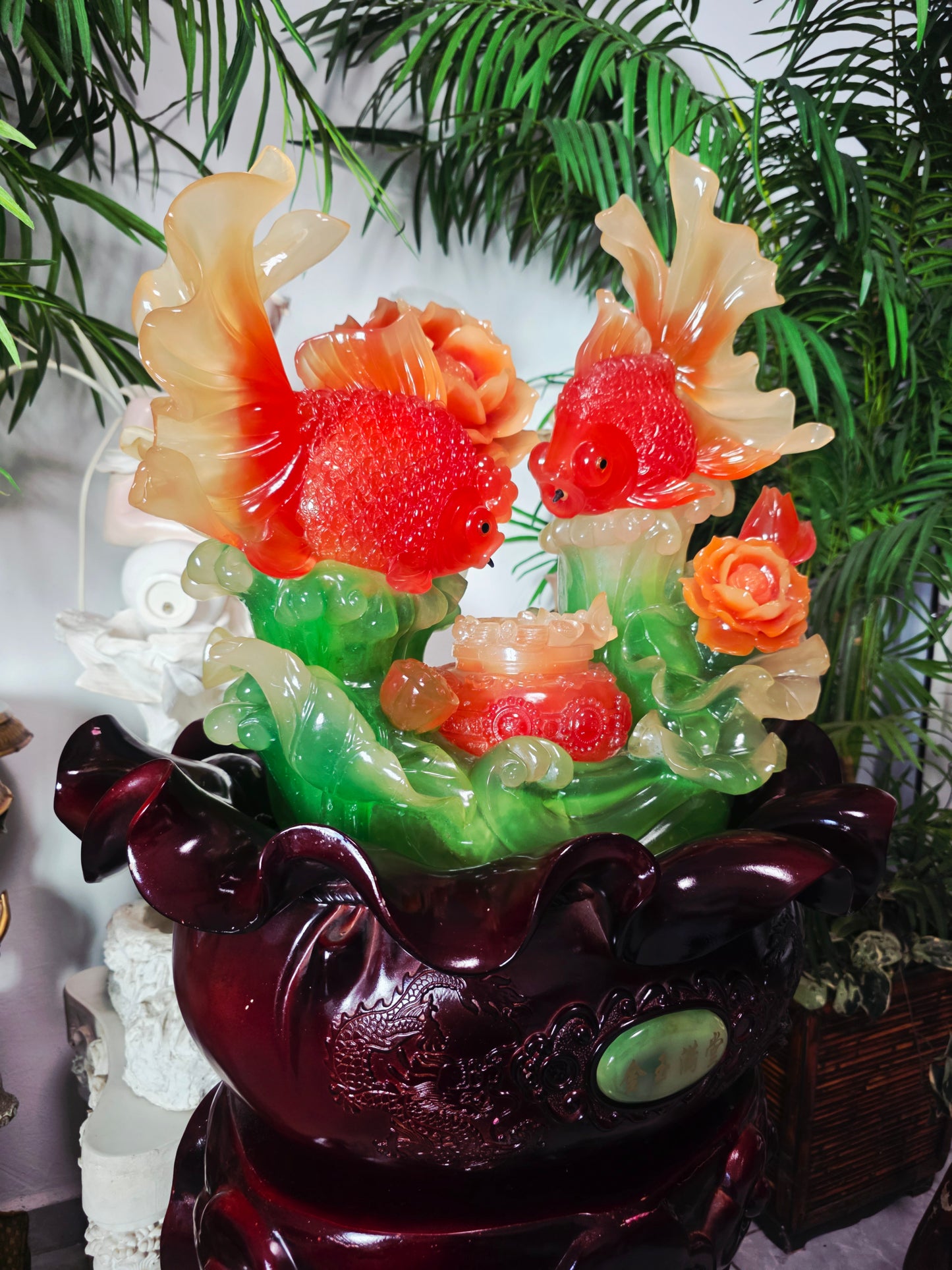 Fuente Oriental de la Abundancia – Escultura Monumental con Adorno de Peces 🐟🌸