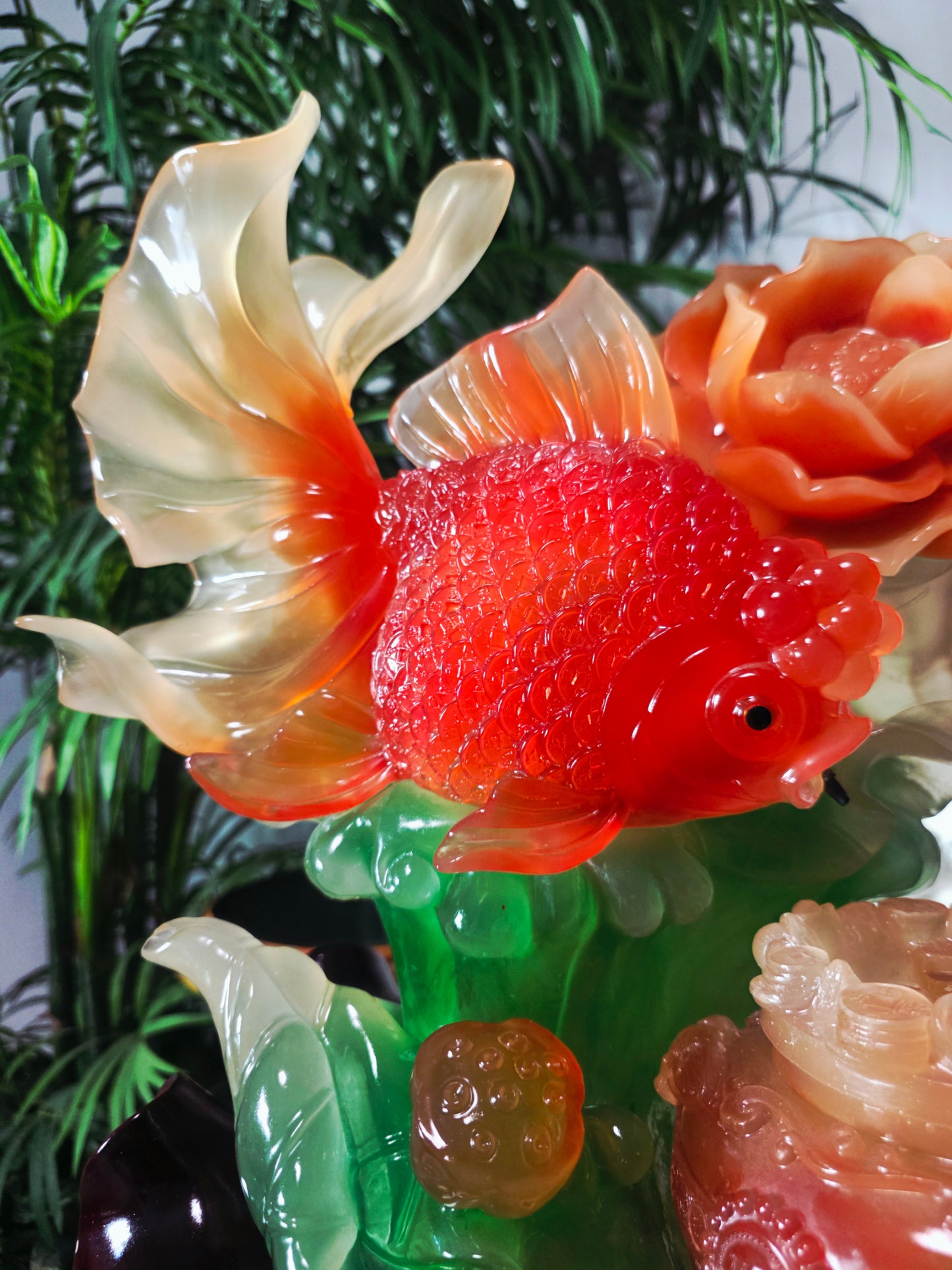 Fuente Oriental de la Abundancia – Escultura Monumental con Adorno de Peces 🐟🌸