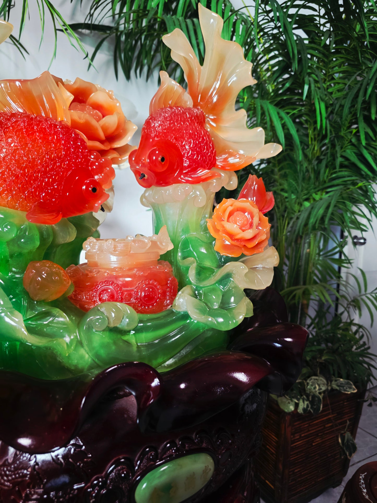 Fuente Oriental de la Abundancia – Escultura Monumental con Adorno de Peces 🐟🌸