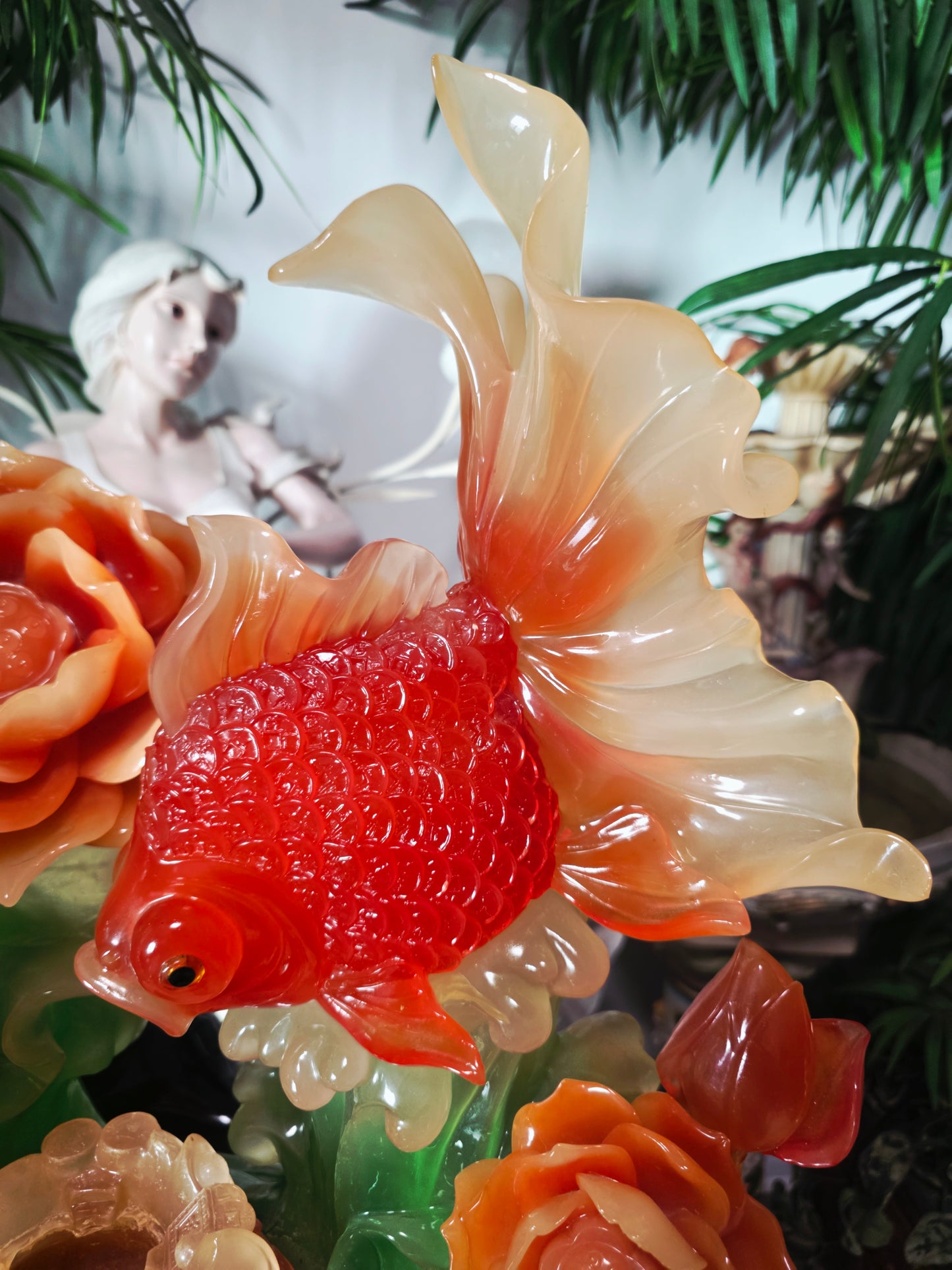 Fuente Oriental de la Abundancia – Escultura Monumental con Adorno de Peces 🐟🌸