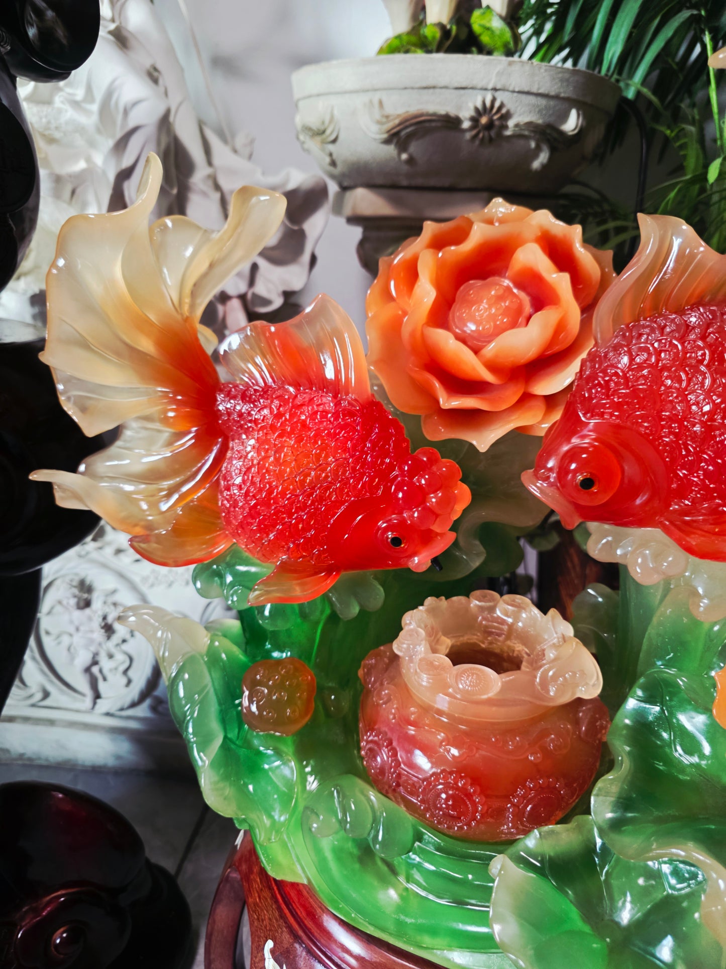 Fuente Oriental de la Abundancia – Escultura Monumental con Adorno de Peces 🐟🌸