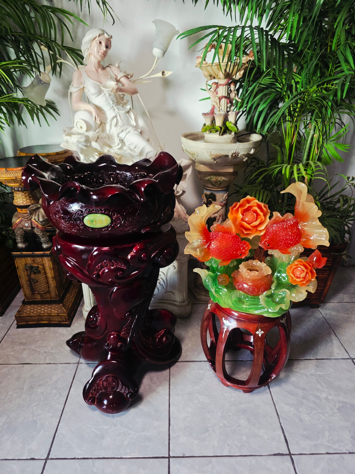 Fuente Oriental de la Abundancia – Escultura Monumental con Adorno de Peces 🐟🌸