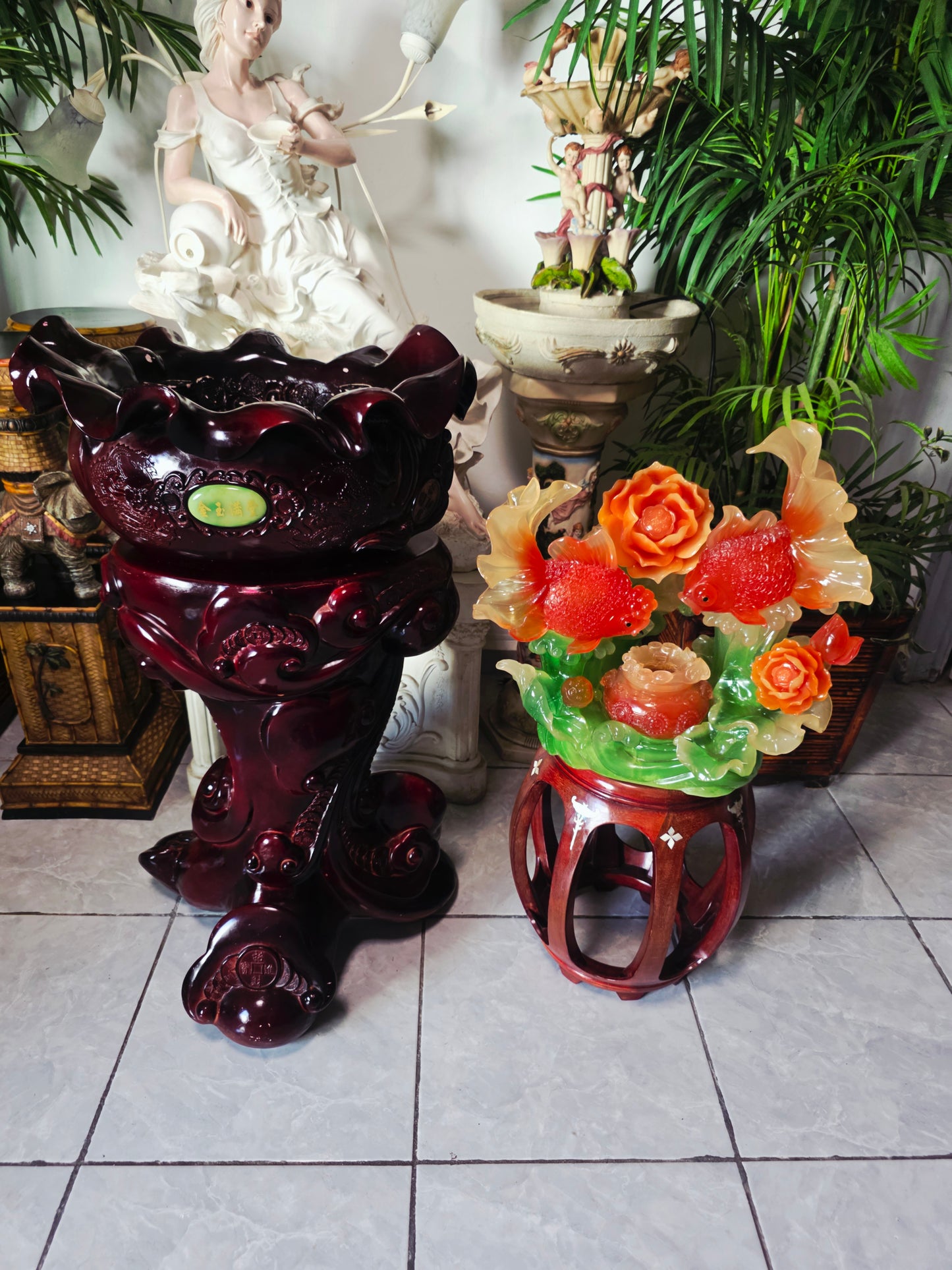 Fuente Oriental de la Abundancia – Escultura Monumental con Adorno de Peces 🐟🌸