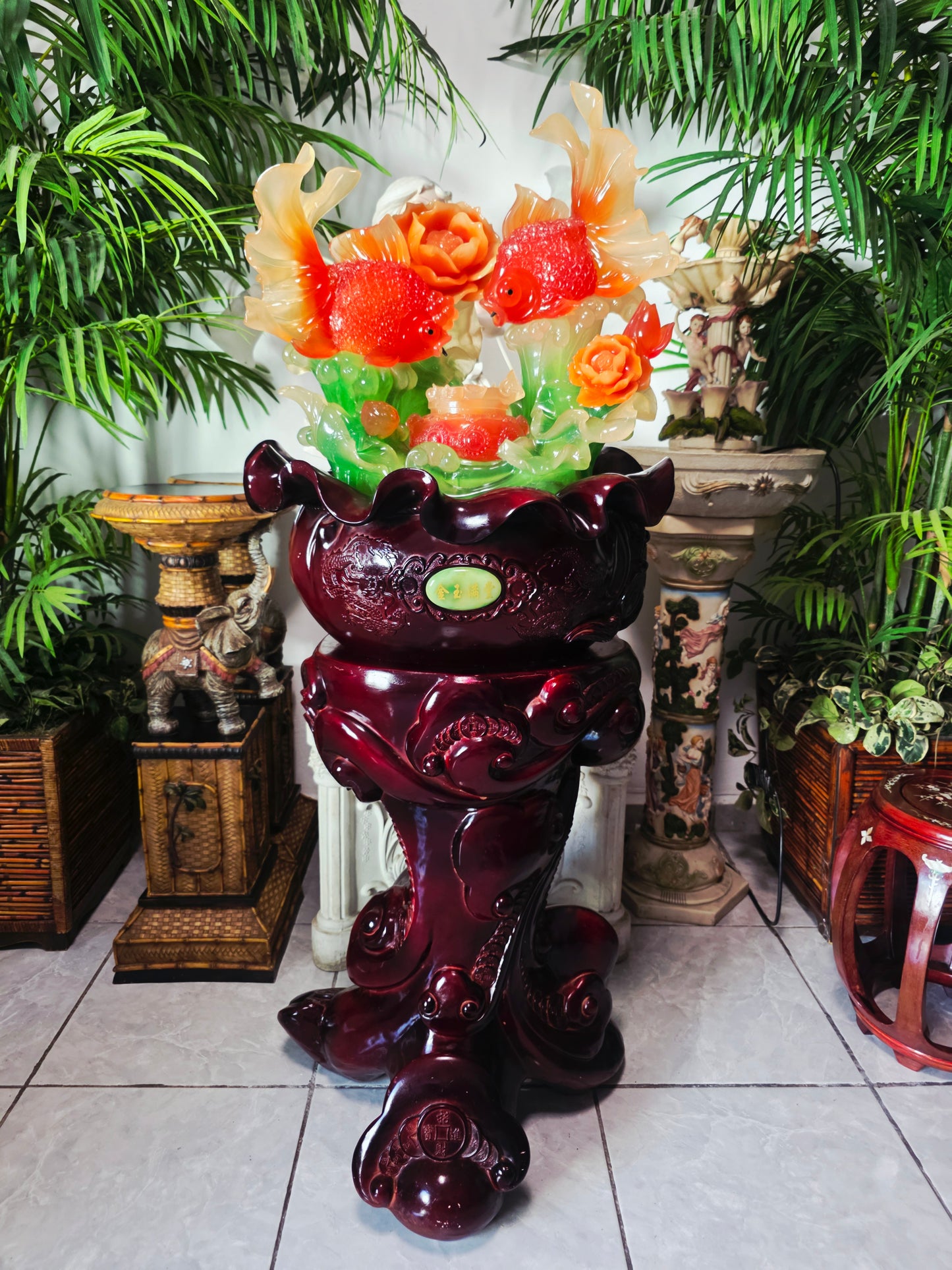 Fuente Oriental de la Abundancia – Escultura Monumental con Adorno de Peces 🐟🌸