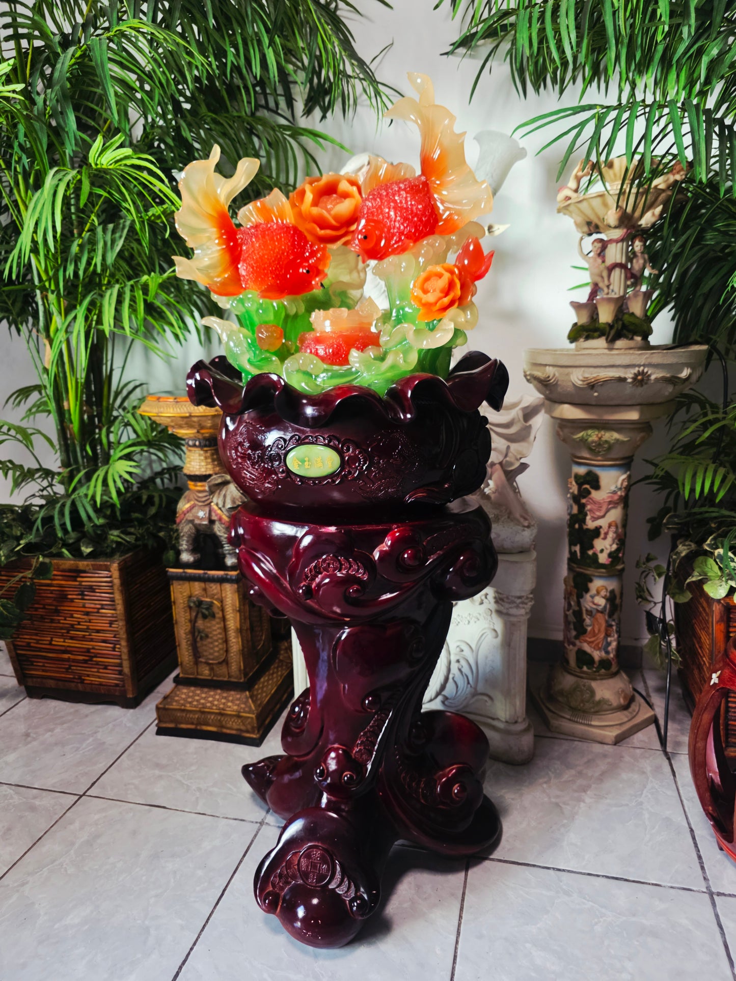 Fuente Oriental de la Abundancia – Escultura Monumental con Adorno de Peces 🐟🌸
