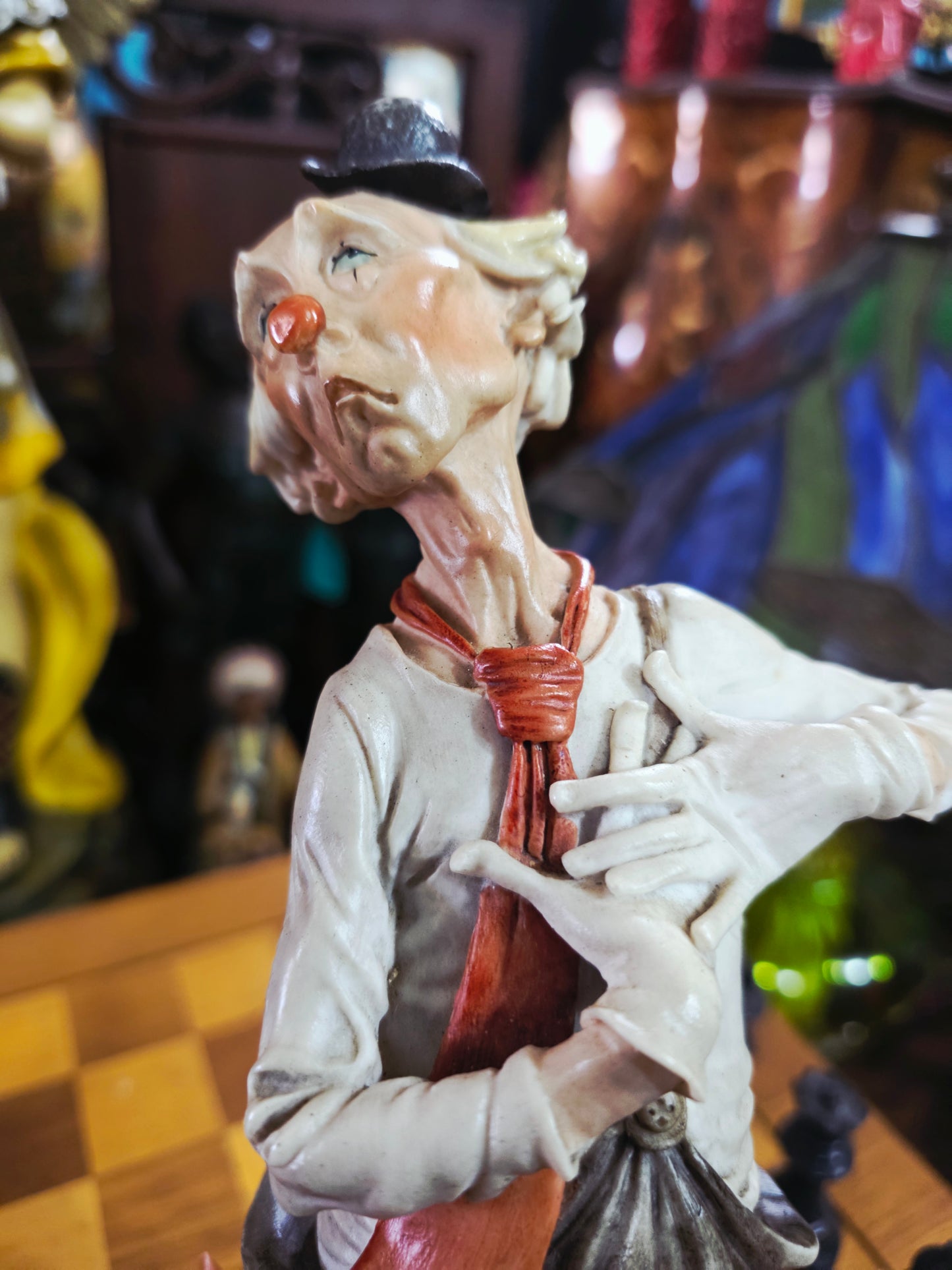 Escultura de Payasito en Cerámica Policromada 🤡🎨