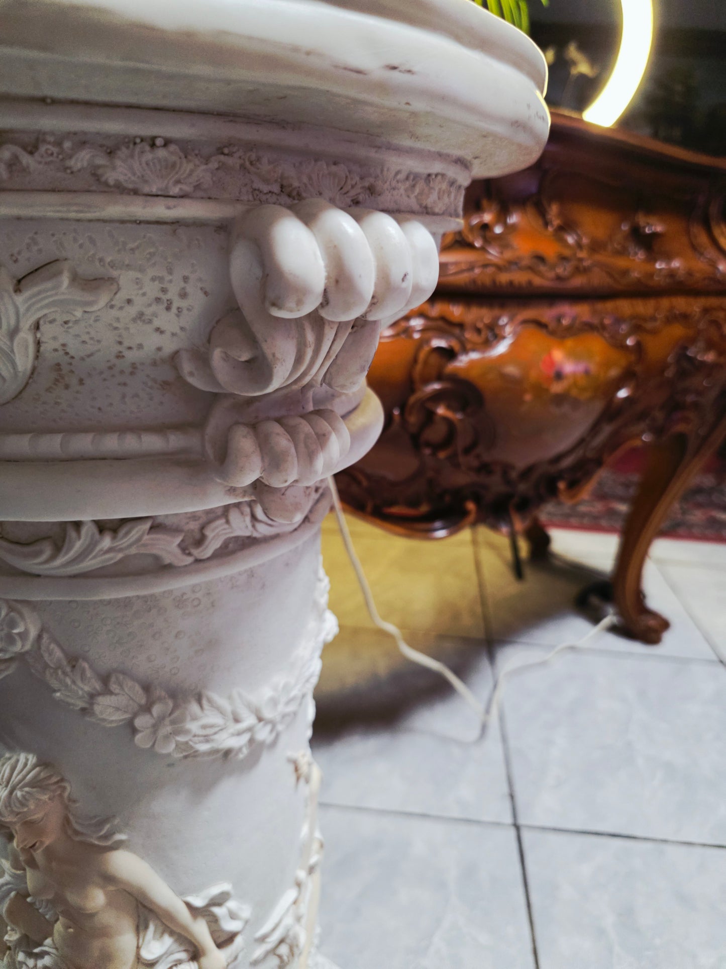 Par de Lamparas con Dos Pedestales – Elegancia Ceremonial Atemporal 🔮🌟