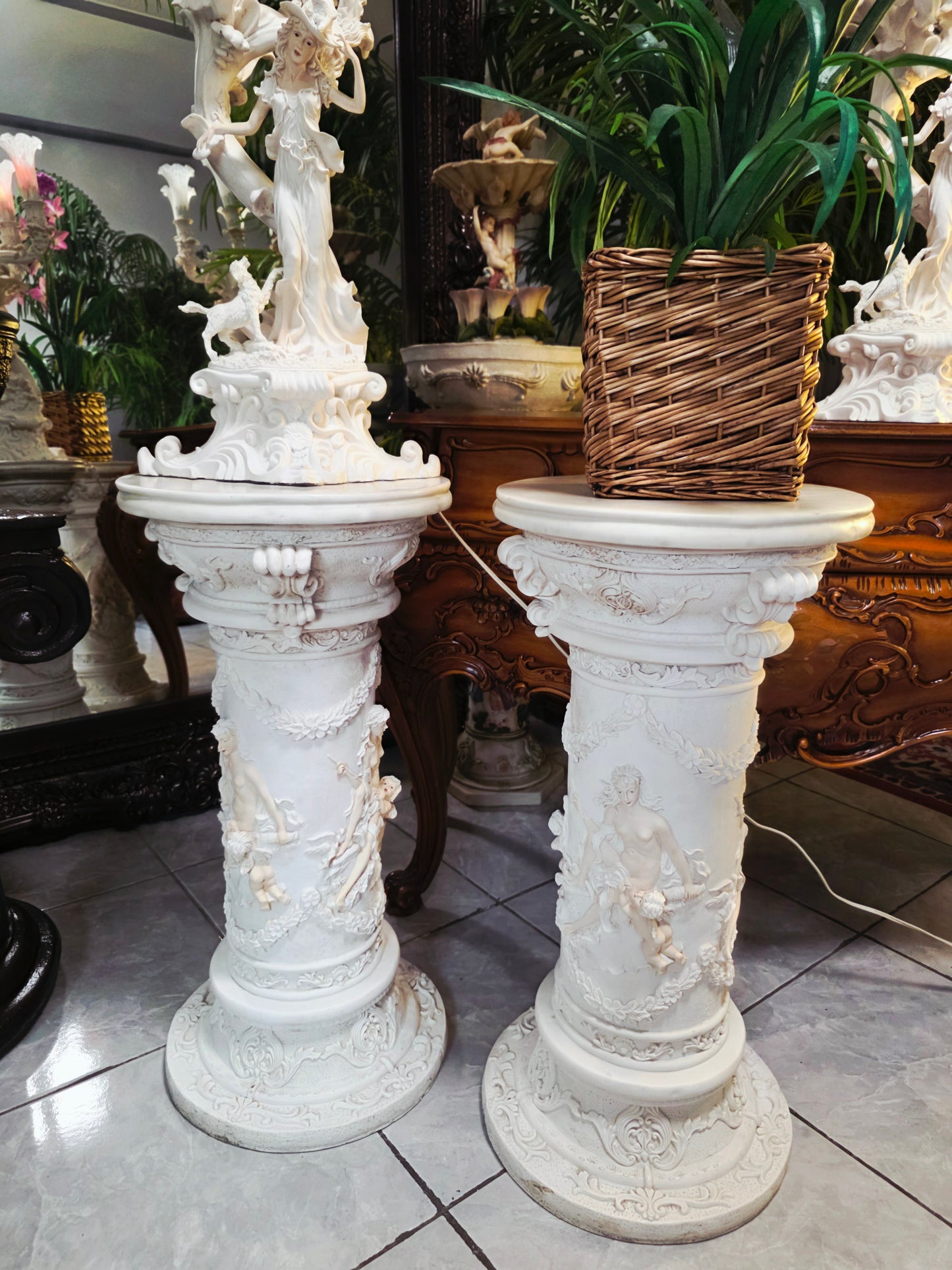 Par de Lamparas con Dos Pedestales – Elegancia Ceremonial Atemporal 🔮🌟