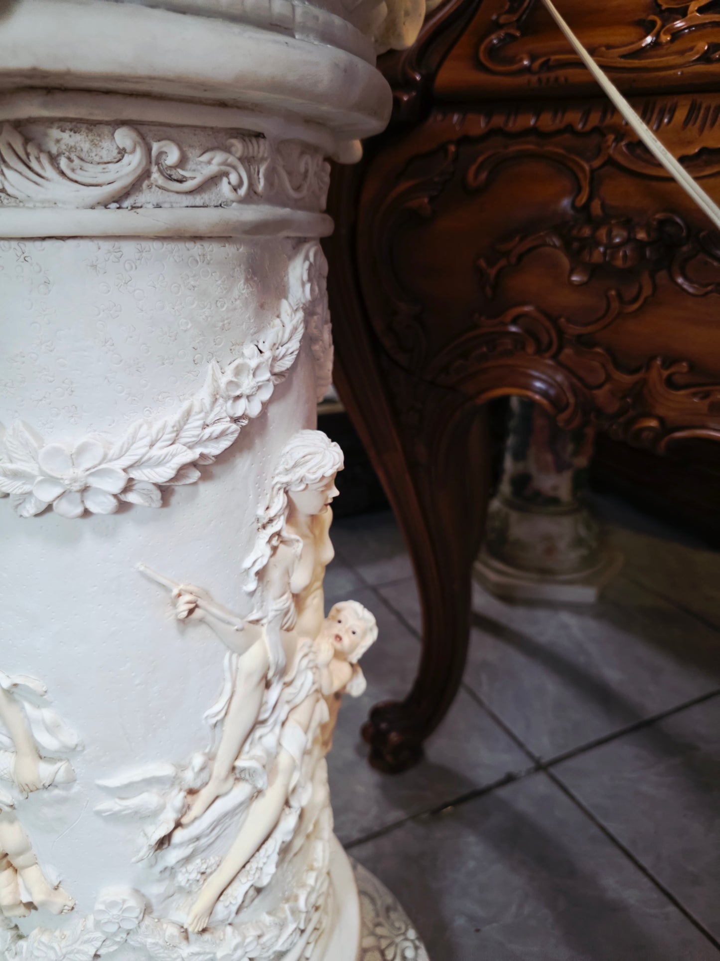 Par de Lamparas con Dos Pedestales – Elegancia Ceremonial Atemporal 🔮🌟