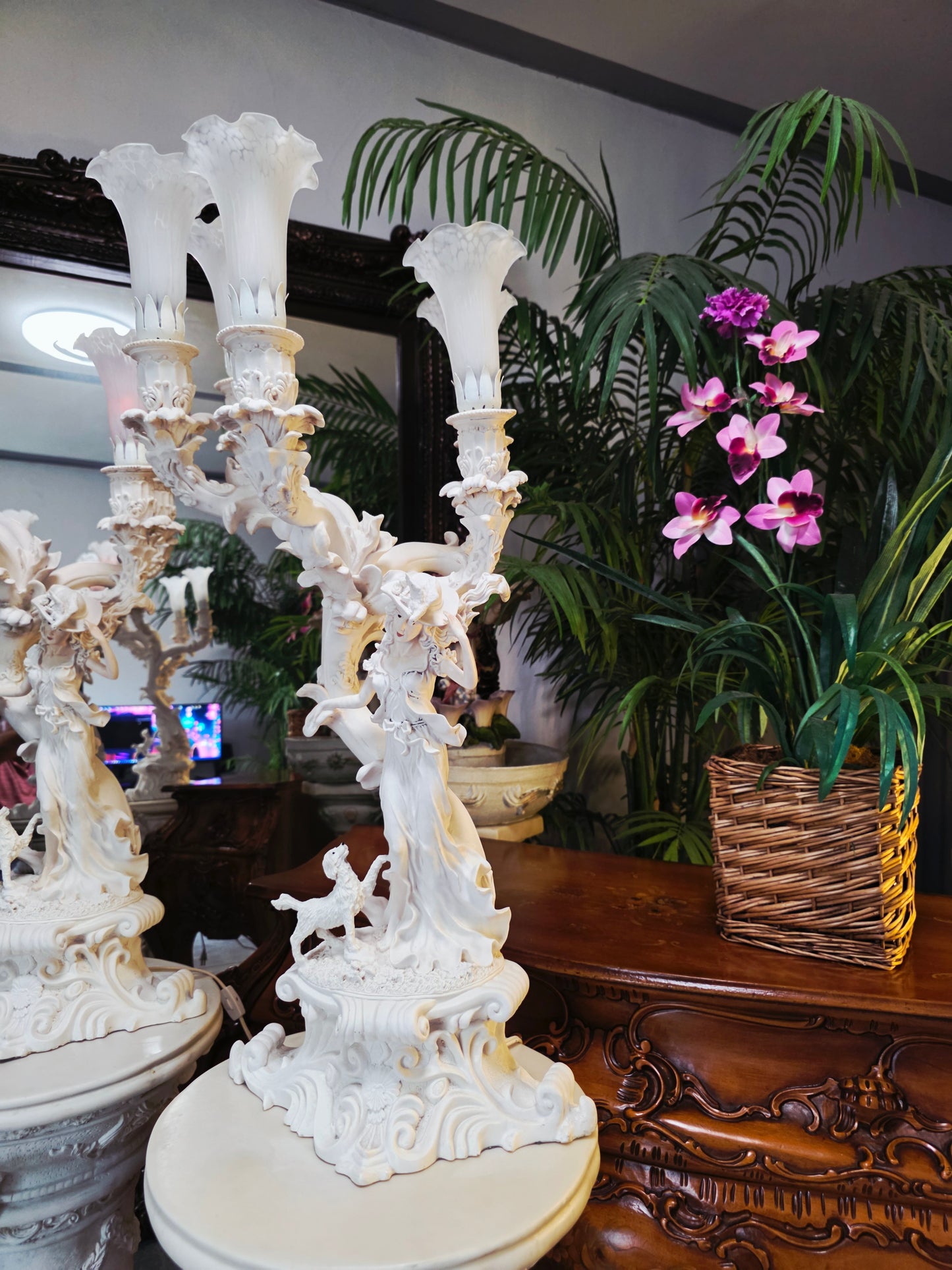 Par de Lamparas con Dos Pedestales – Elegancia Ceremonial Atemporal 🔮🌟