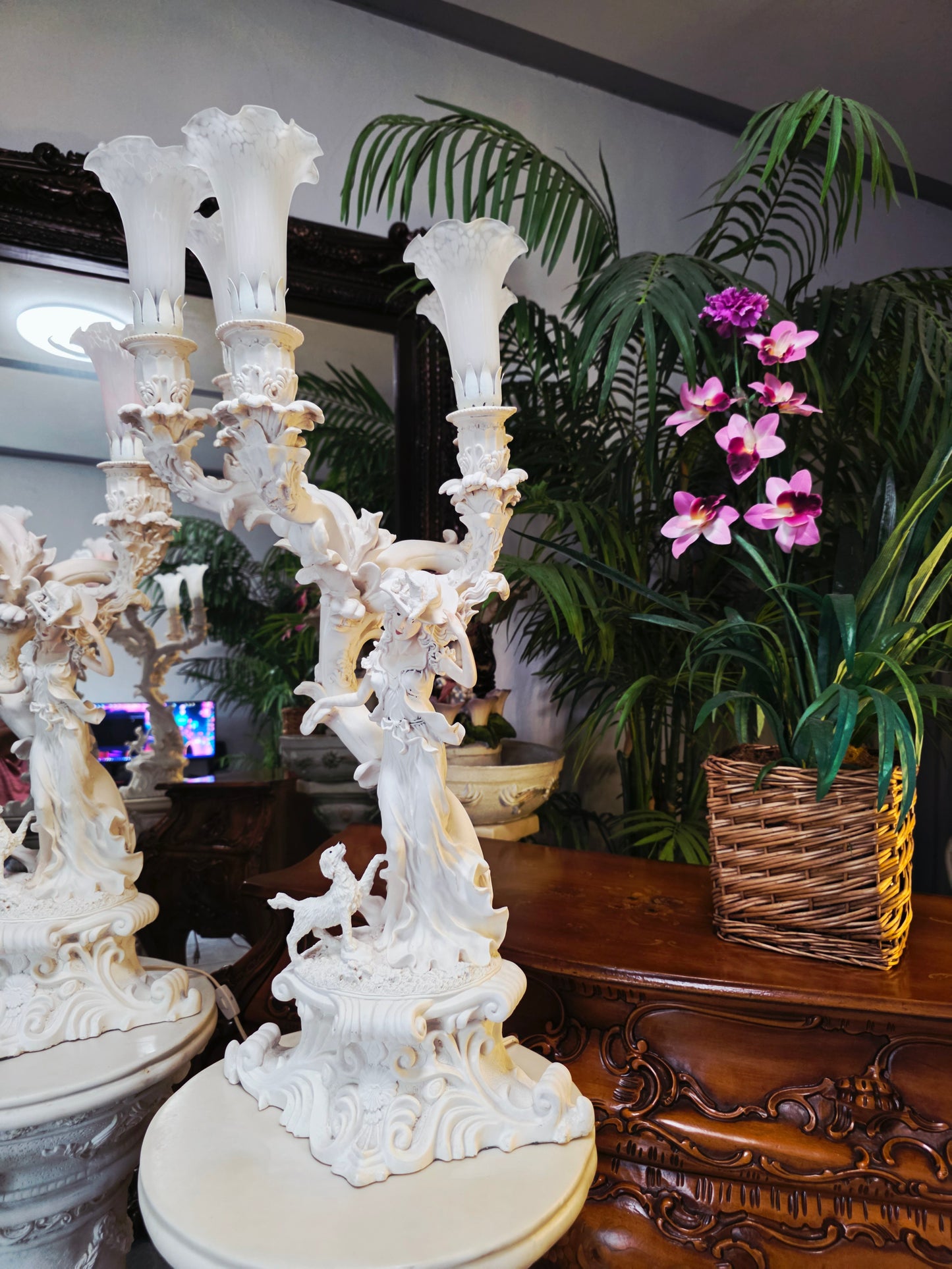 Par de Lamparas con Dos Pedestales – Elegancia Ceremonial Atemporal 🔮🌟