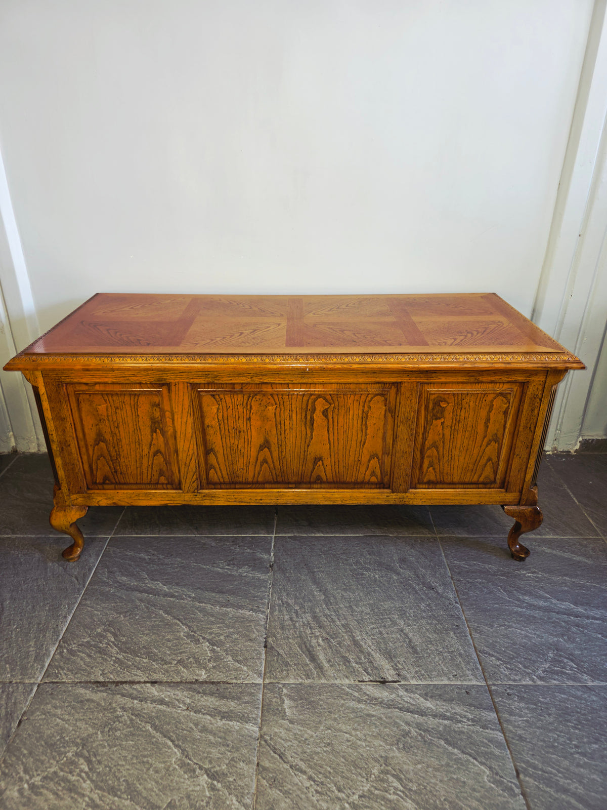 Bernhardt Flair Division Desk – Queen Anne Revival (1970s) 🪶⚜️🕊️