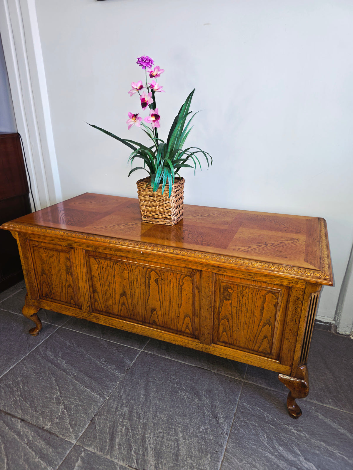 Bernhardt Flair Division Desk – Queen Anne Revival (1970s) 🪶⚜️🕊️