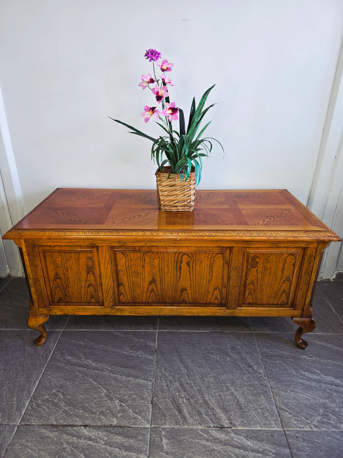 Bernhardt Flair Division Desk – Queen Anne Revival (1970s) 🪶⚜️🕊️