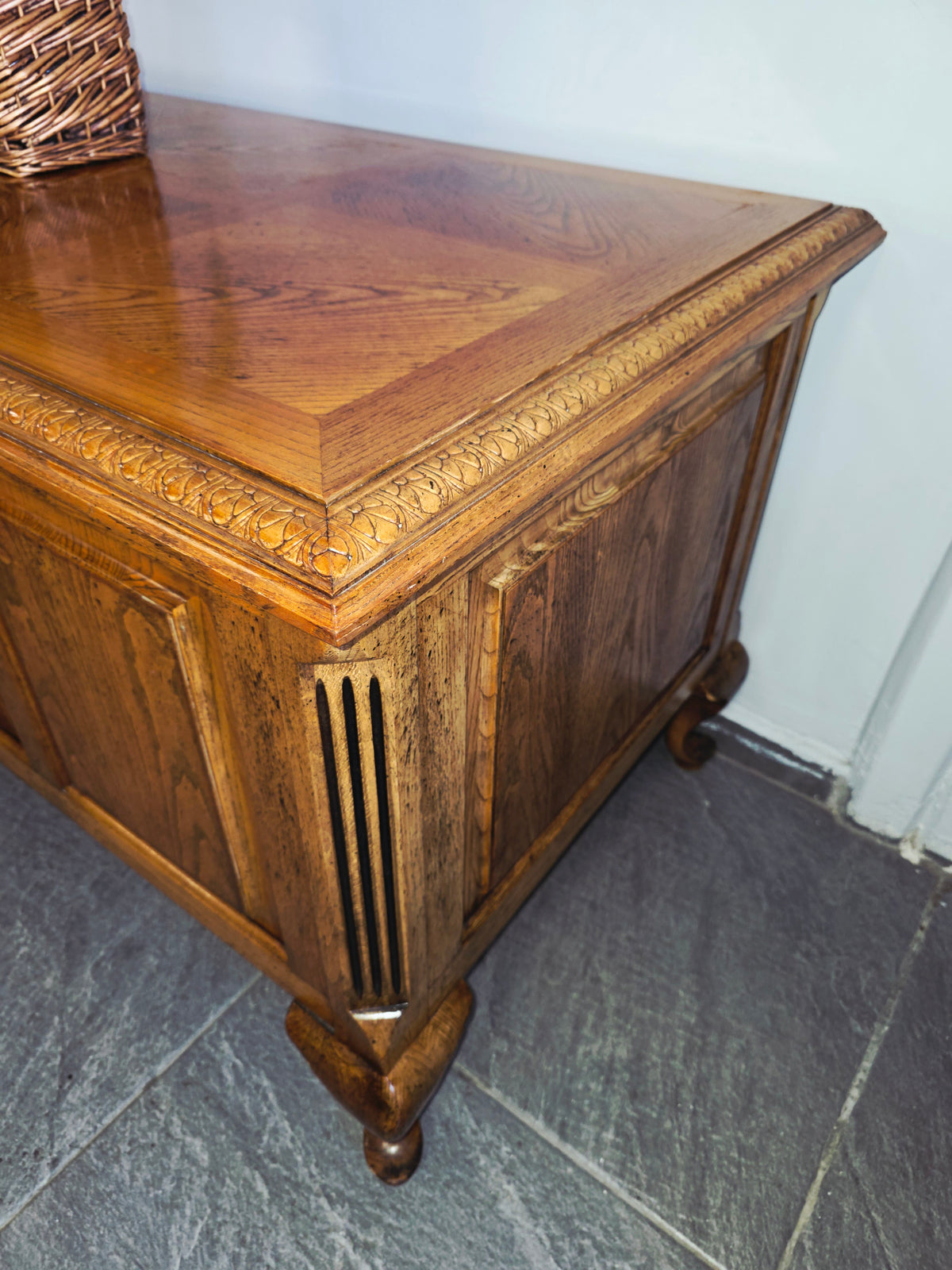 Bernhardt Flair Division Desk – Queen Anne Revival (1970s) 🪶⚜️🕊️