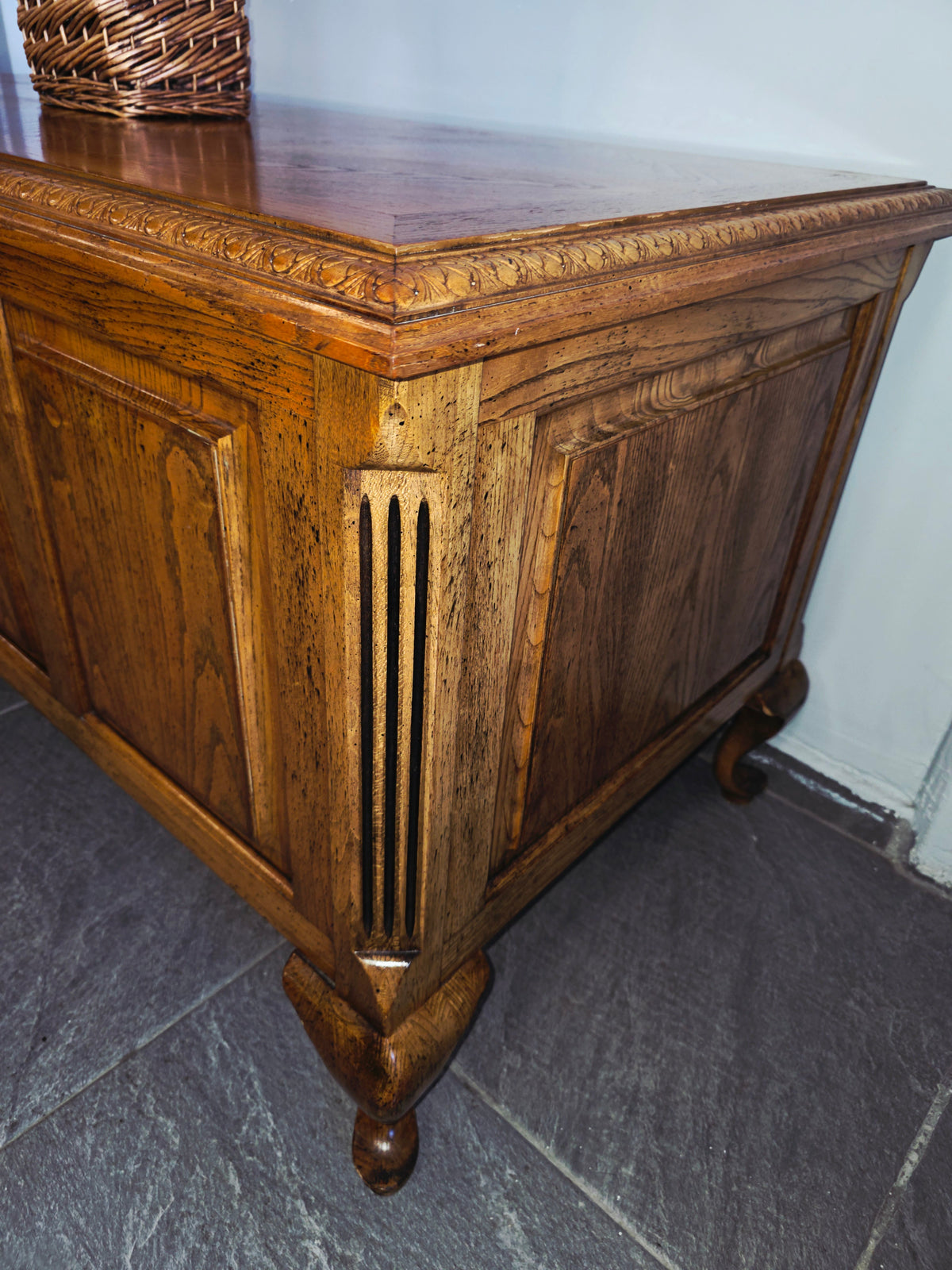 Bernhardt Flair Division Desk – Queen Anne Revival (1970s) 🪶⚜️🕊️