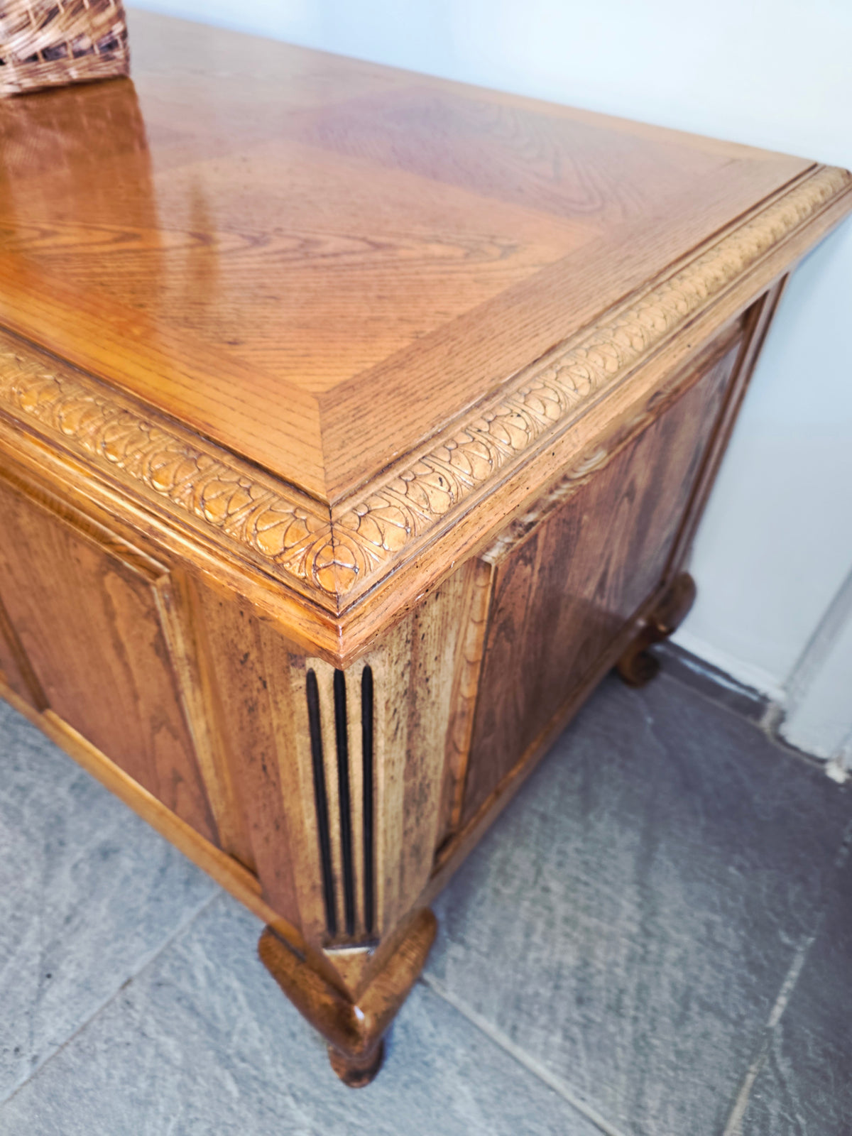Bernhardt Flair Division Desk – Queen Anne Revival (1970s) 🪶⚜️🕊️