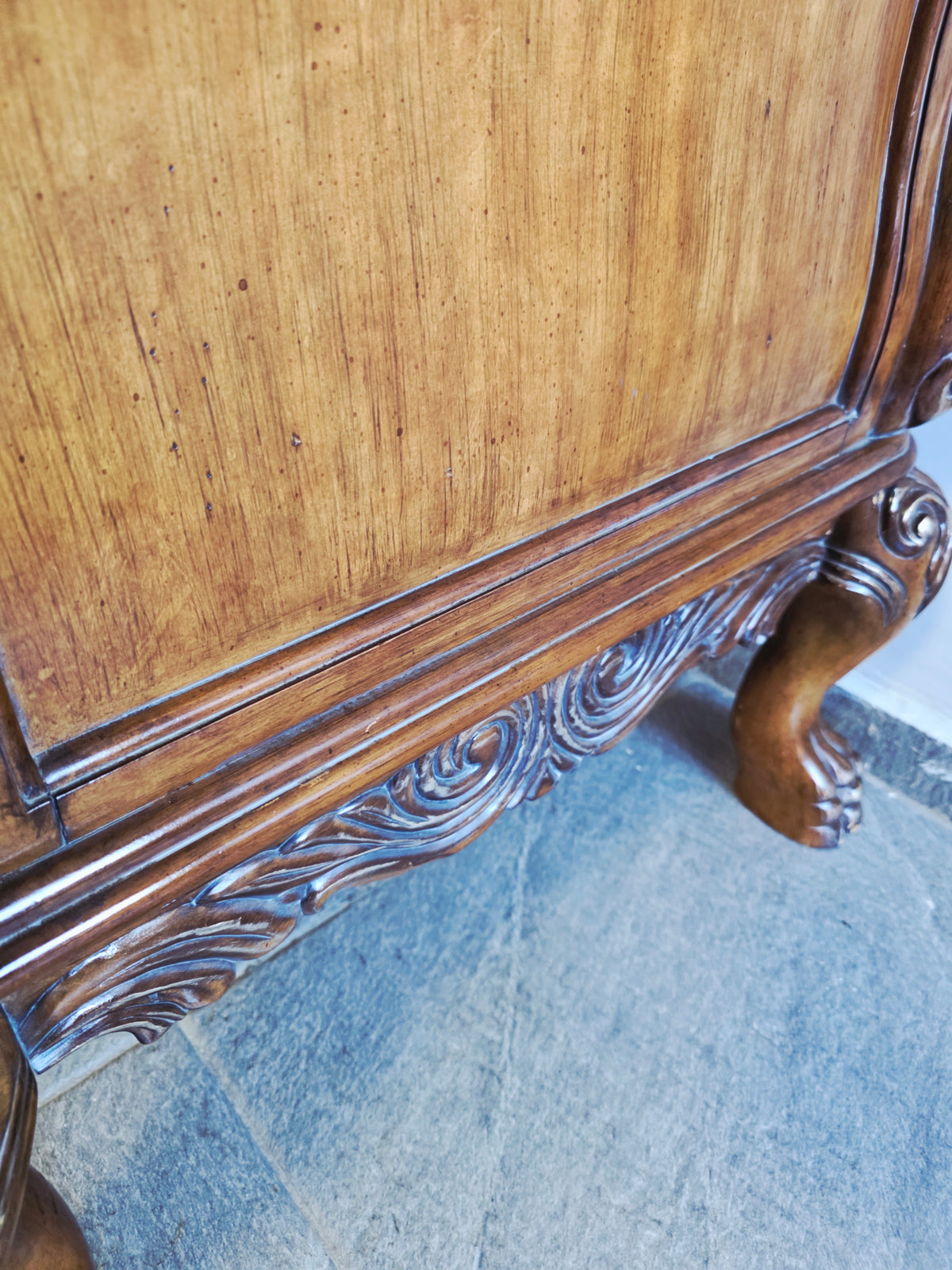 AICO Executive Desk – Michael Amini, Signature Series⚜️🏛️🌿