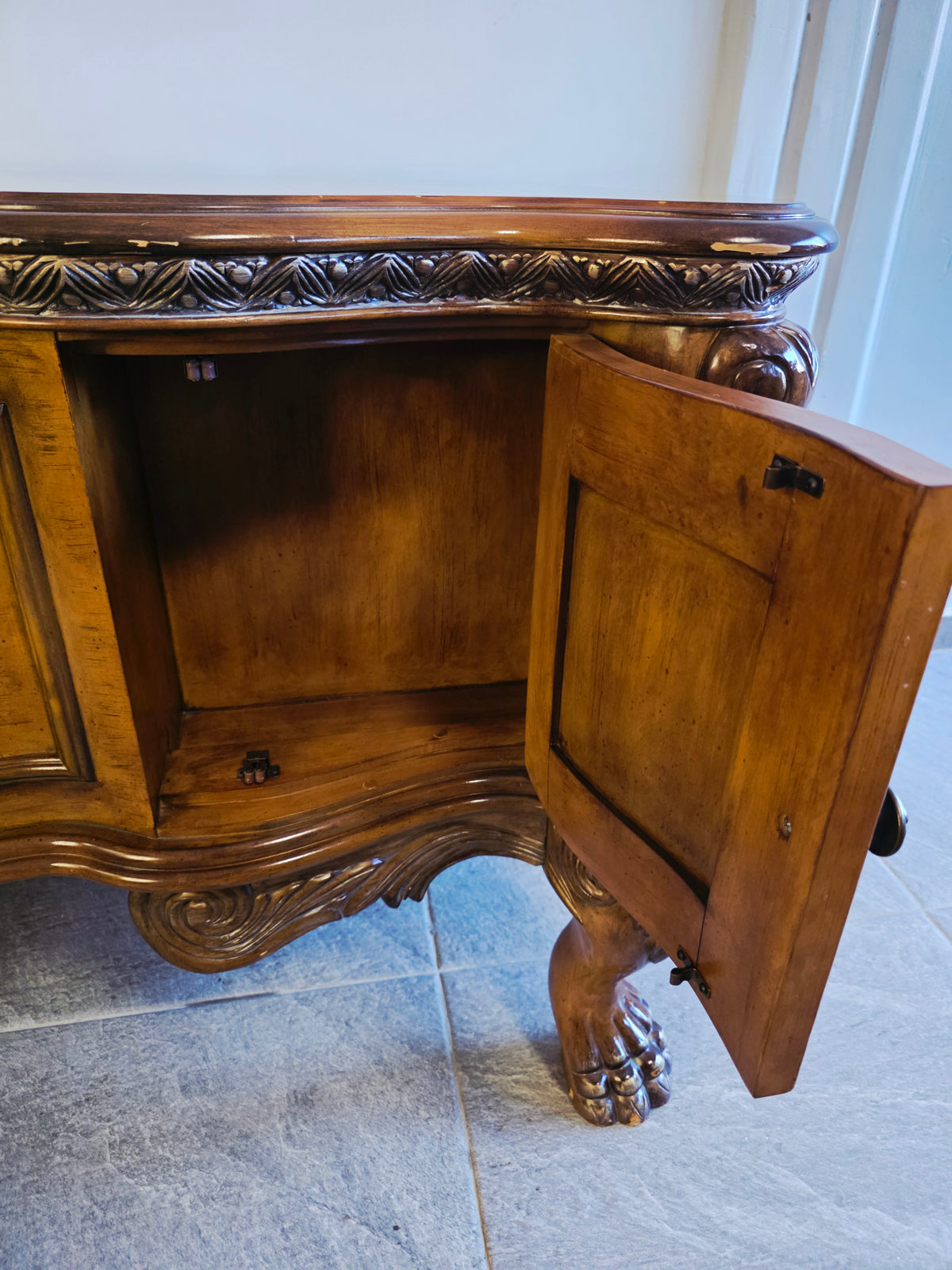 AICO Executive Desk – Michael Amini, Signature Series⚜️🏛️🌿