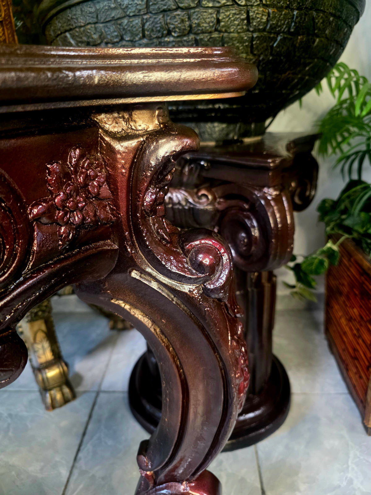 Consola Isabelina – Elegancia Histórica en Madera 🌿🏛️🌿