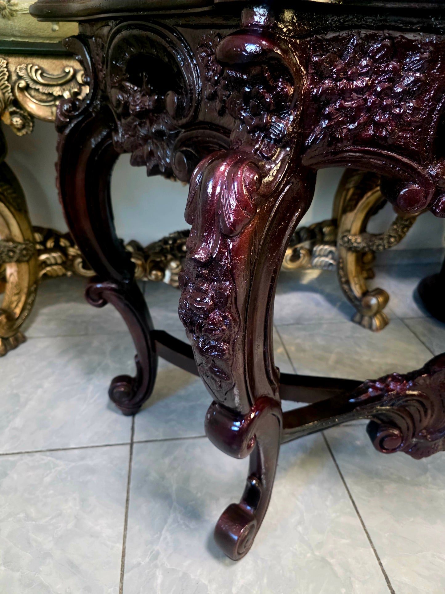Consola Isabelina – Elegancia Histórica en Madera 🌿🏛️🌿