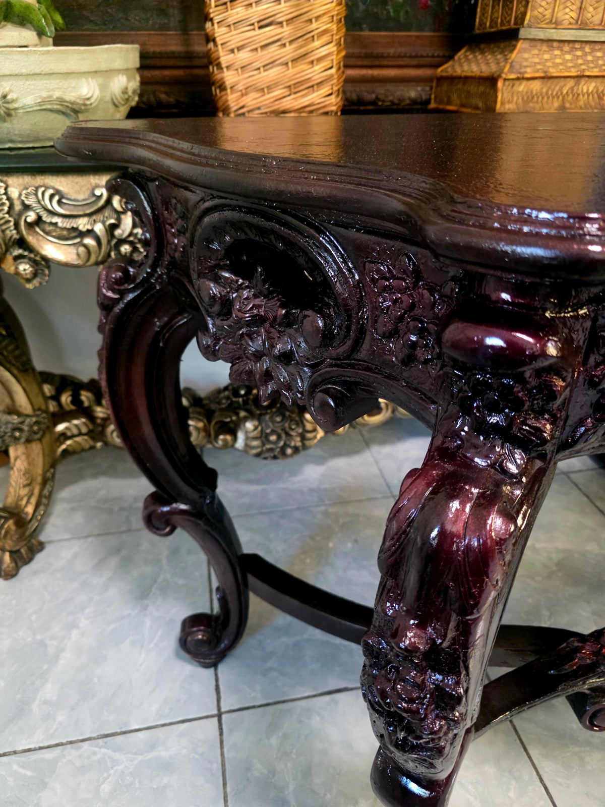 Consola Isabelina – Elegancia Histórica en Madera 🌿🏛️🌿