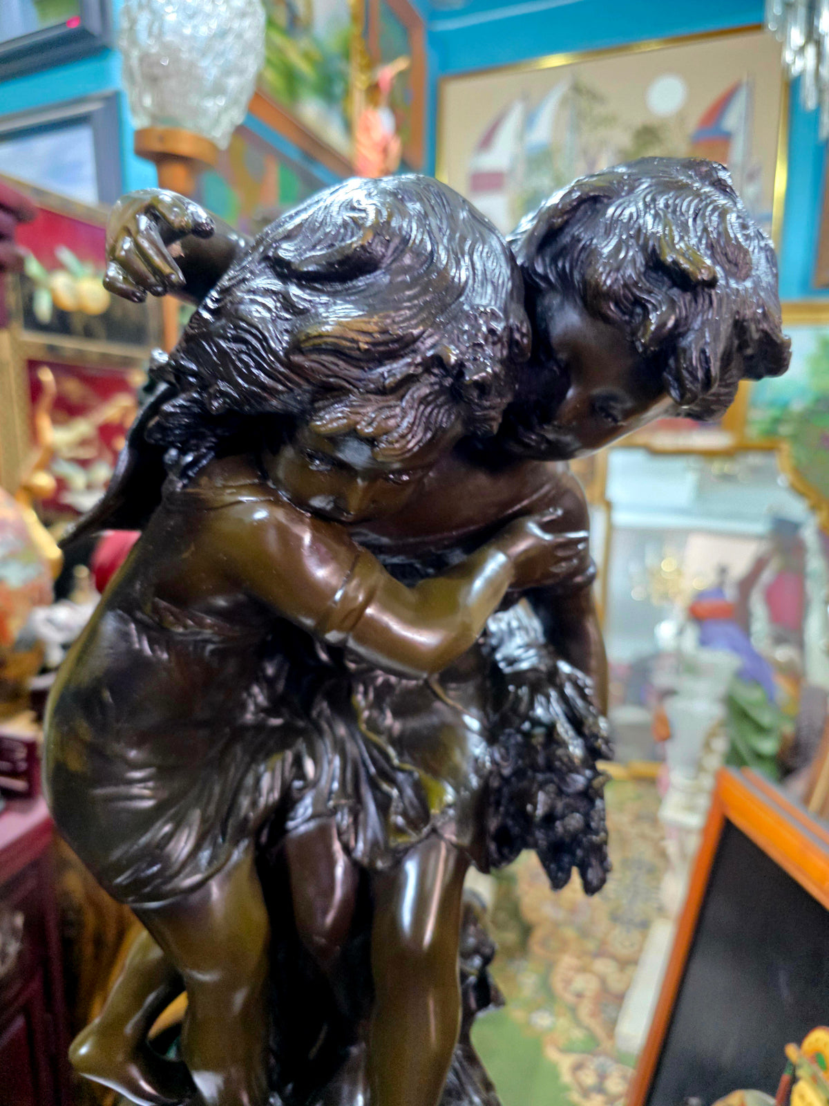 Escultura de Bronce, El Secreto, Firmada por Auguste Moreau 🕊️🌿