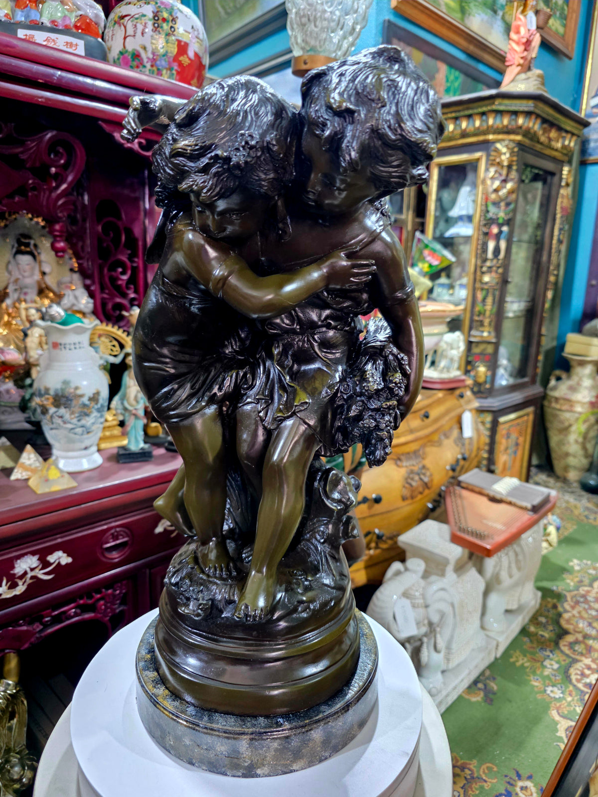 Escultura de Bronce, El Secreto, Firmada por Auguste Moreau 🕊️🌿