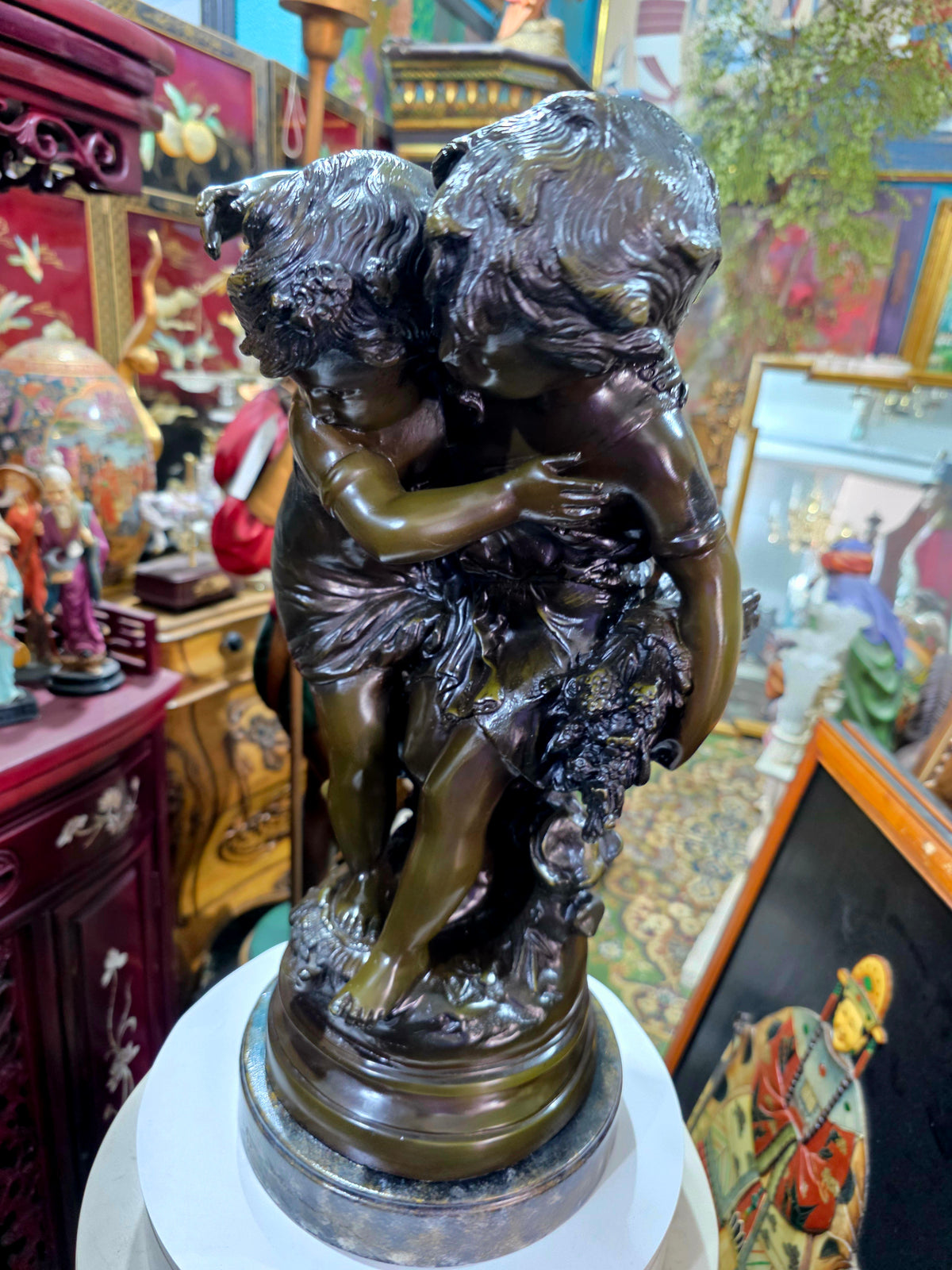 Escultura de Bronce, El Secreto, Firmada por Auguste Moreau 🕊️🌿