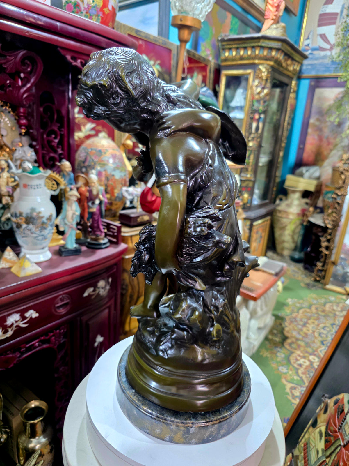 Escultura de Bronce, El Secreto, Firmada por Auguste Moreau 🕊️🌿