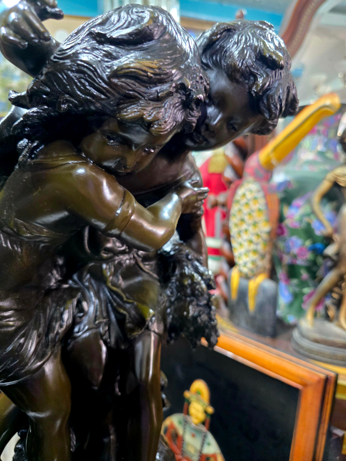 Escultura de Bronce, El Secreto, Firmada por Auguste Moreau 🕊️🌿