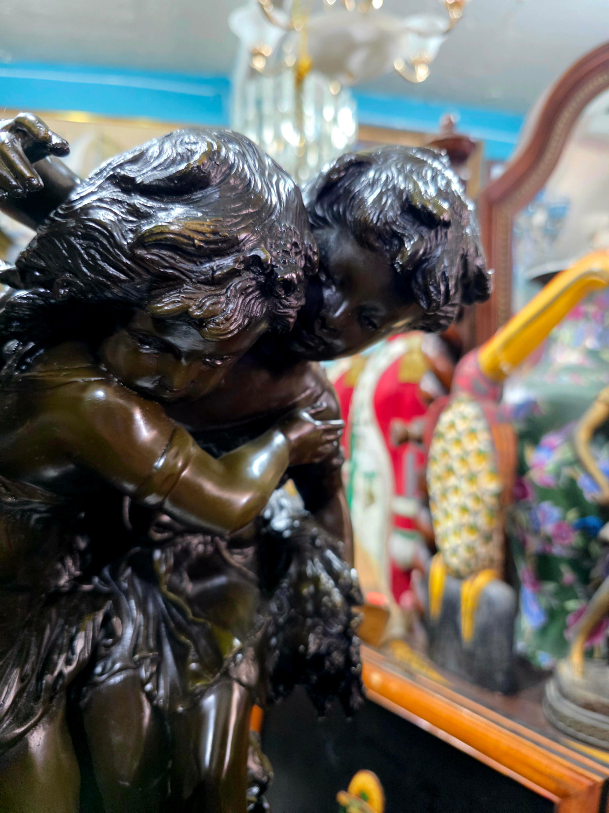 Escultura de Bronce, El Secreto, Firmada por Auguste Moreau 🕊️🌿
