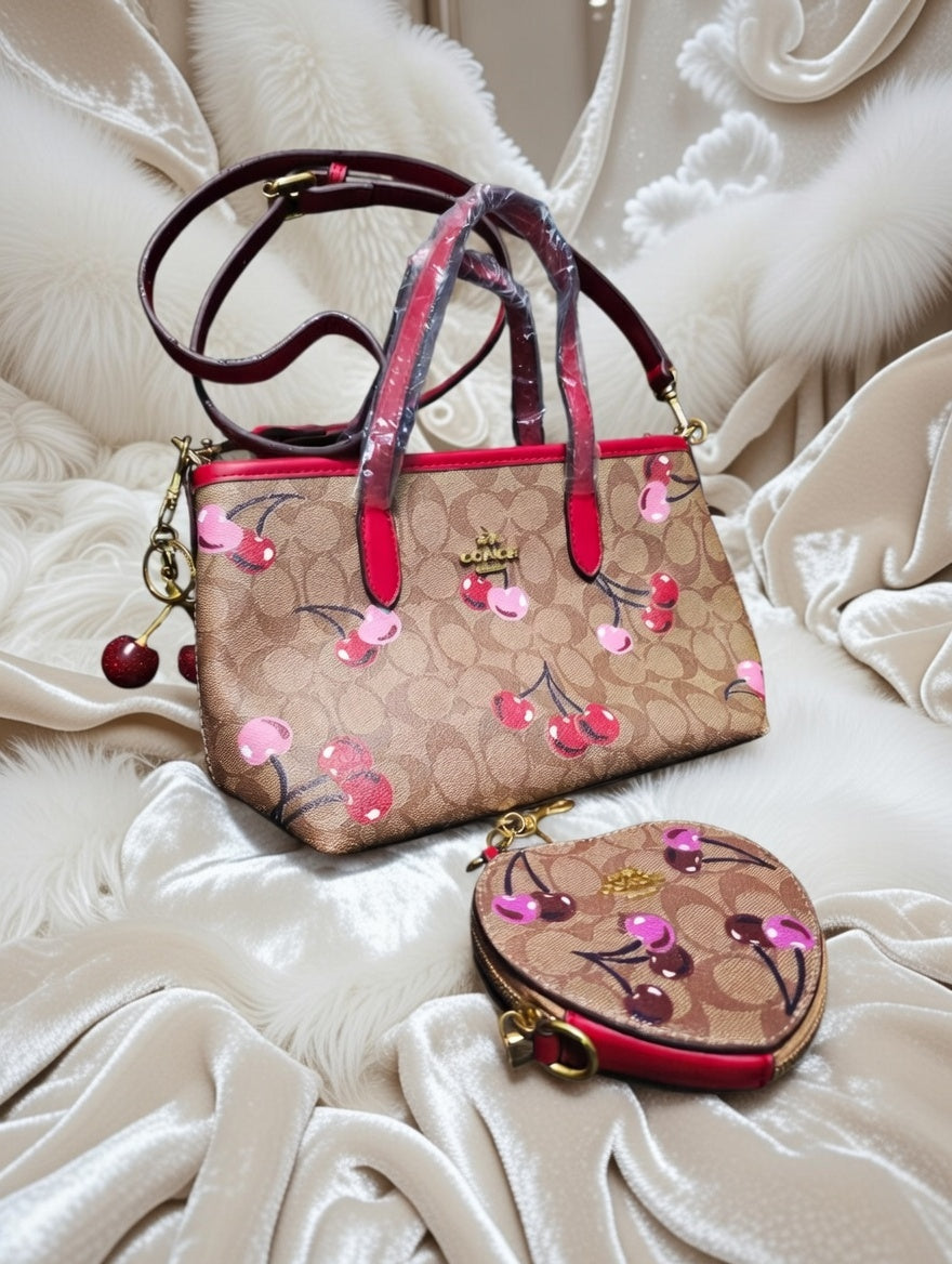 🌸👜 Coach Cherry Pop Bolso Para Dama – Elegancia Atemporal con Encanto Lúdico ✨