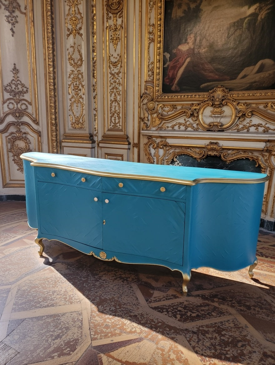 🌿Antique Buffet: A Work of Elegance Available at Rosarito Antiques!🌿