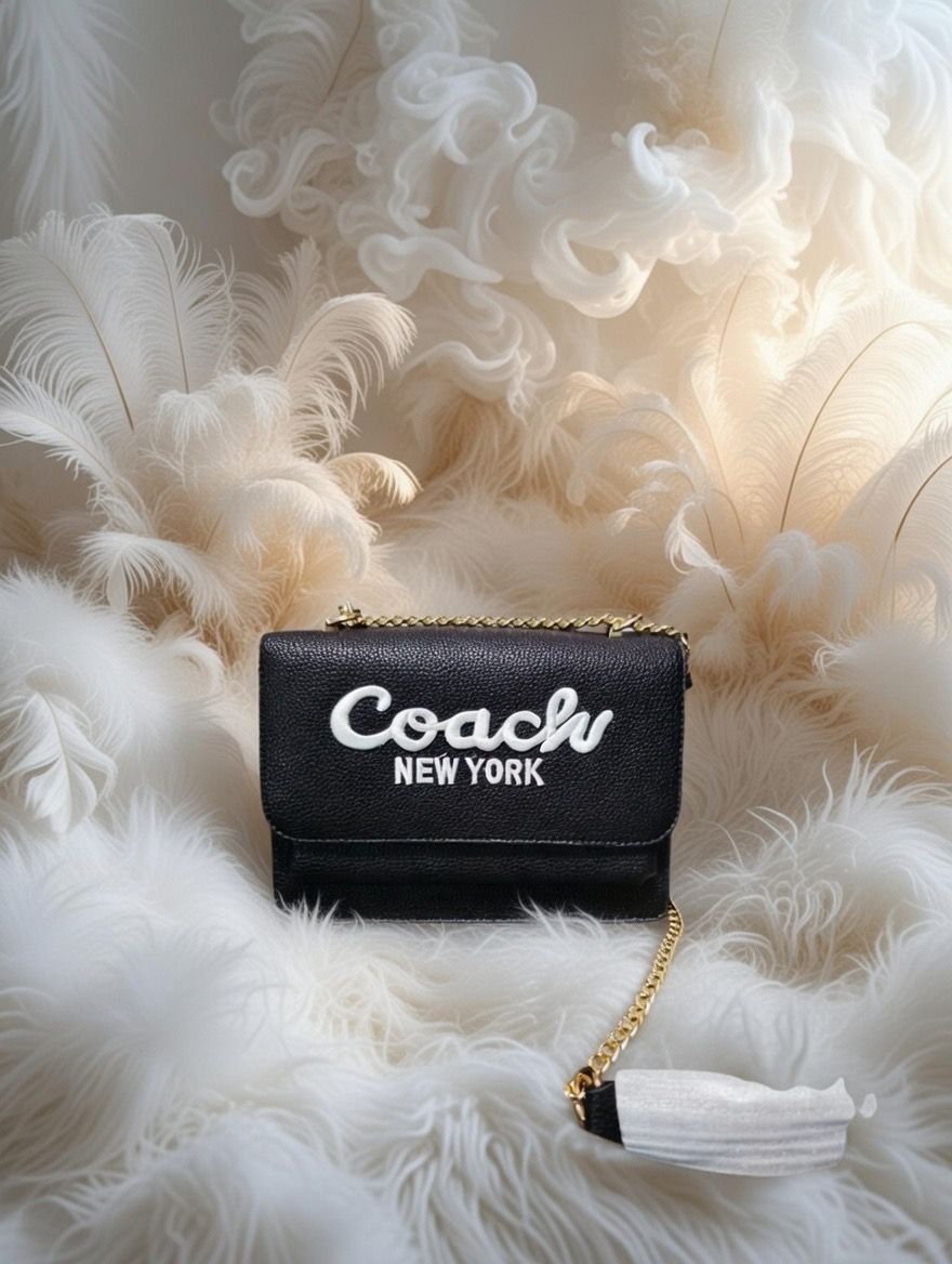 🕊️👜 Coach New York Negra Bolso Para Dama – Distinción Atemporal y Sofisticación Moderna ✨🌸