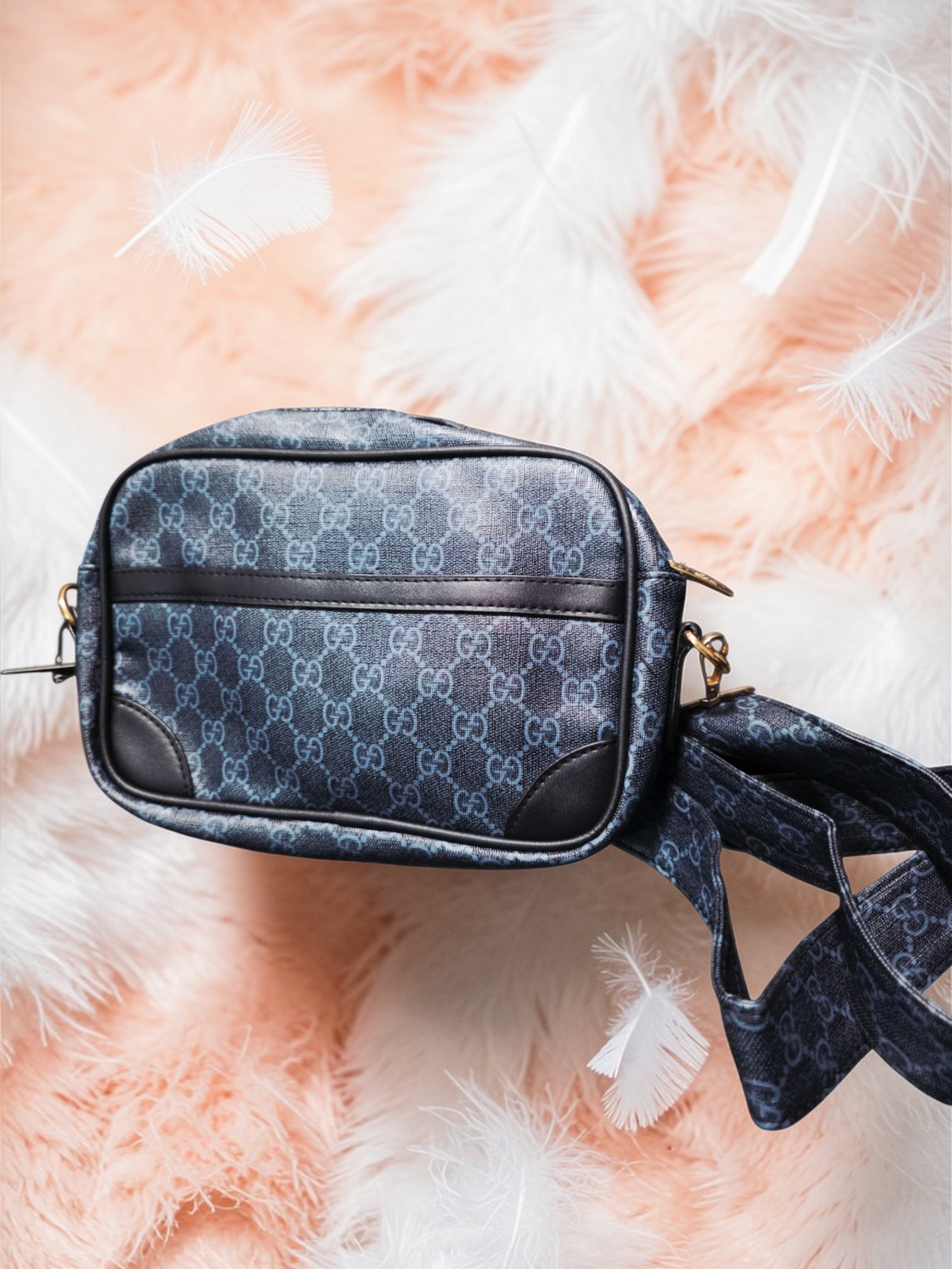 🕊️👜 Gucci Black Handbag for Women – Timeless Geometry and Feminine Distinction ✨🏛️