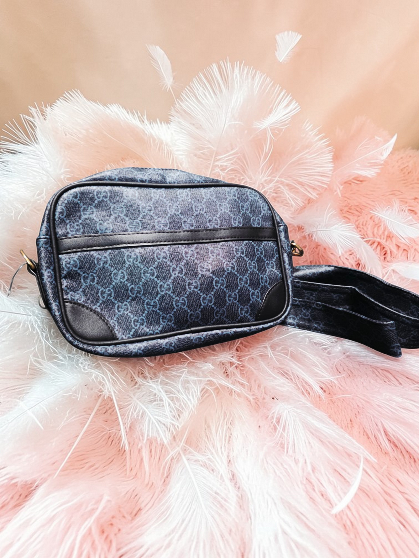 🕊️👜 Gucci Black Handbag for Women – Timeless Geometry and Feminine Distinction ✨🏛️