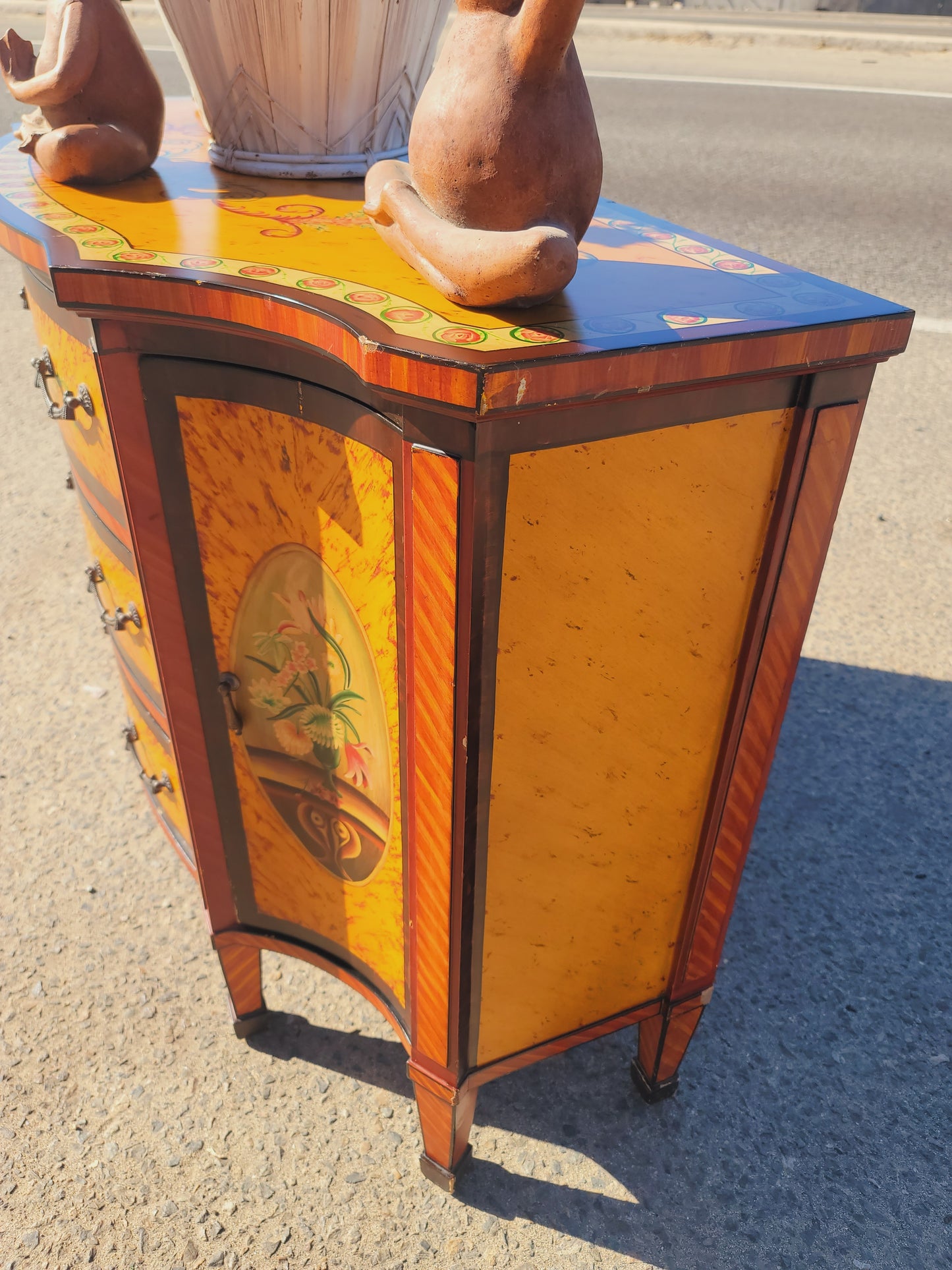 GabineGabinete Vintage Pintado a Mano – Arte y Distincion🏛️🎨💞