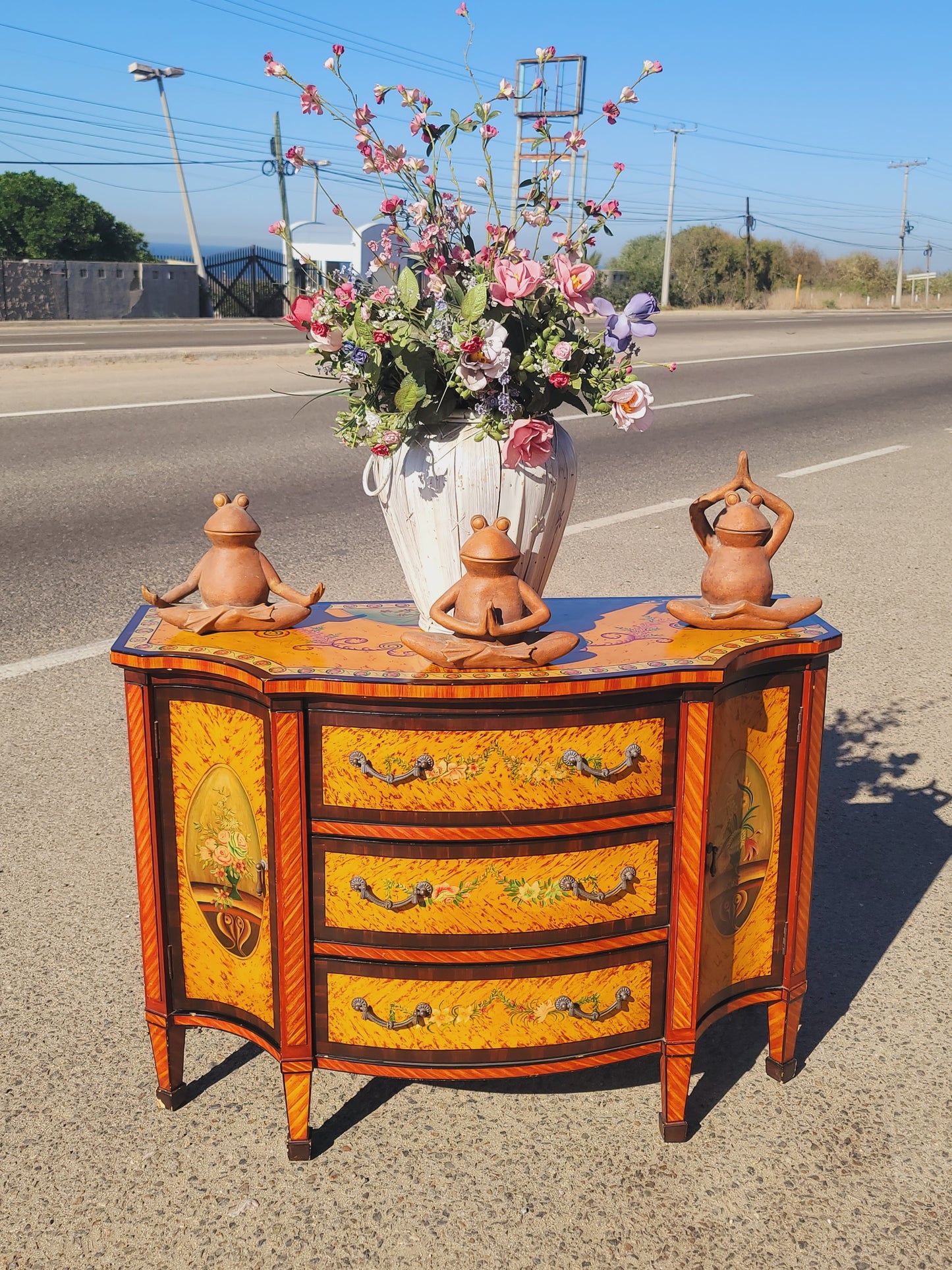 GabineGabinete Vintage Pintado a Mano – Arte y Distincion🏛️🎨💞