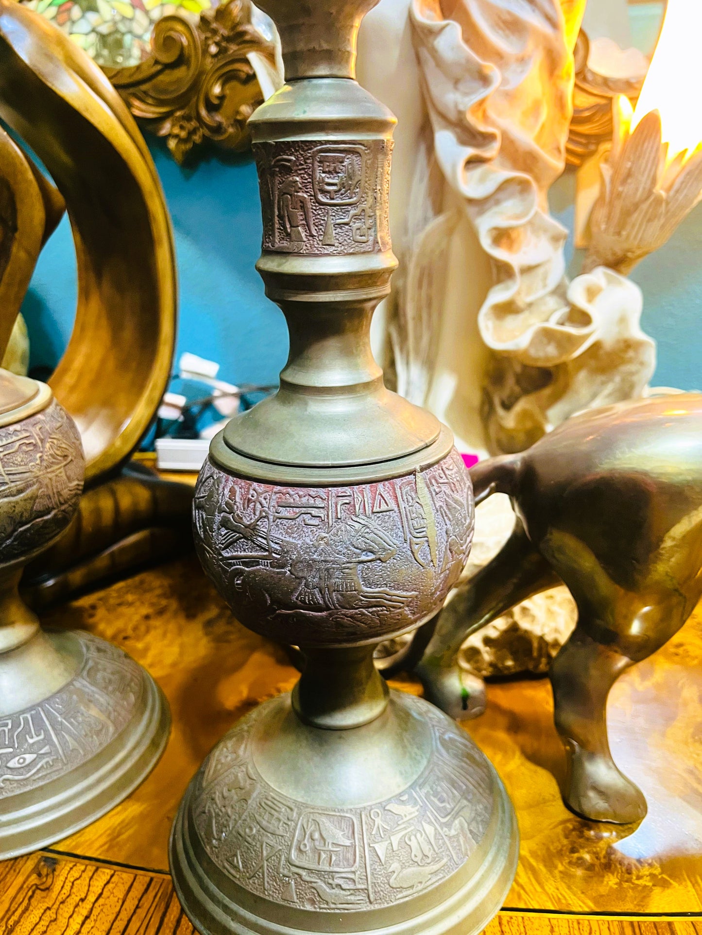 ⚖️¡Candelabros Egipcios En Bronce Con Jeroglificos!⚖️
