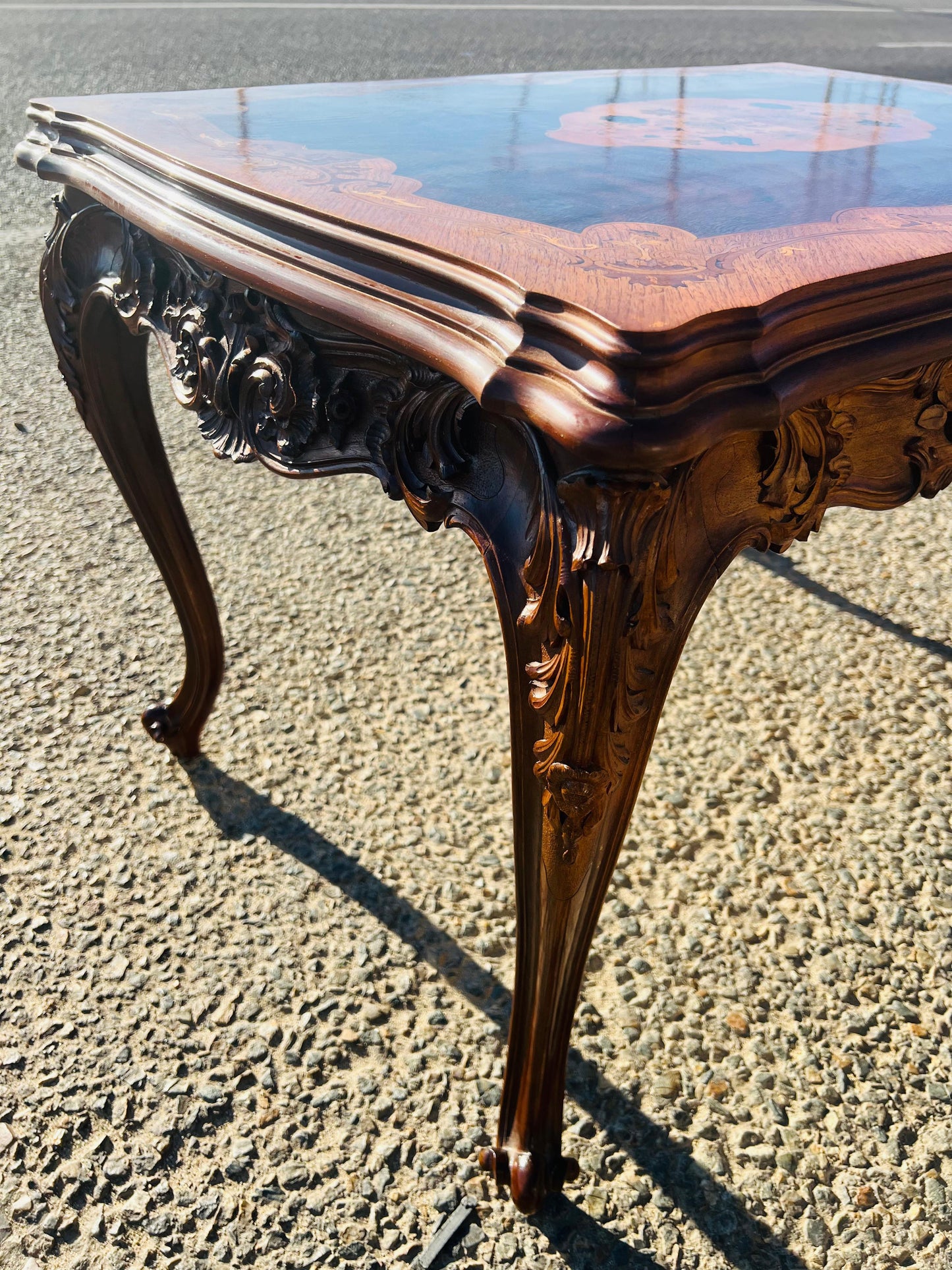 Mesa Antigua Con Incrustaciones En La Madera ✨
