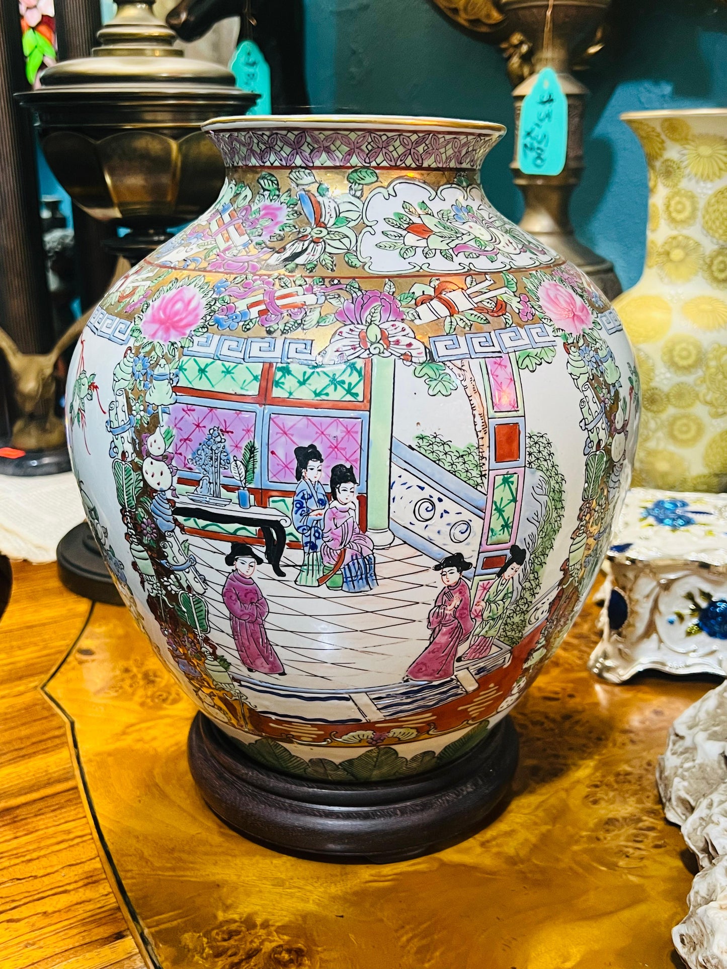 🎎🏮🇨🇳 ¡Descubre la Belleza y la Historia con este Antiguo Par de Jarrones Chinos de la Dinastía Qianlong! 🇨🇳🏮🎎