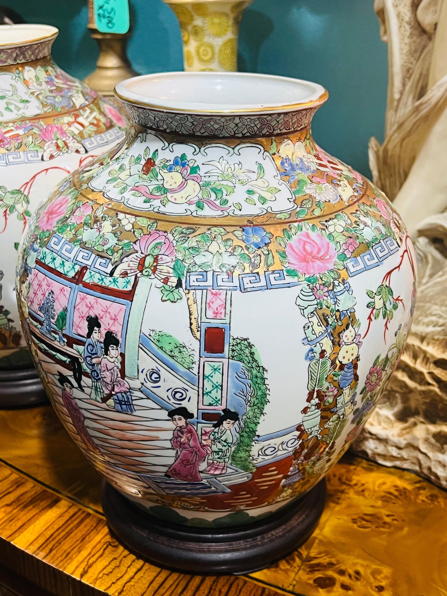🎎🏮🇨🇳 ¡Descubre la Belleza y la Historia con este Antiguo Par de Jarrones Chinos de la Dinastía Qianlong! 🇨🇳🏮🎎