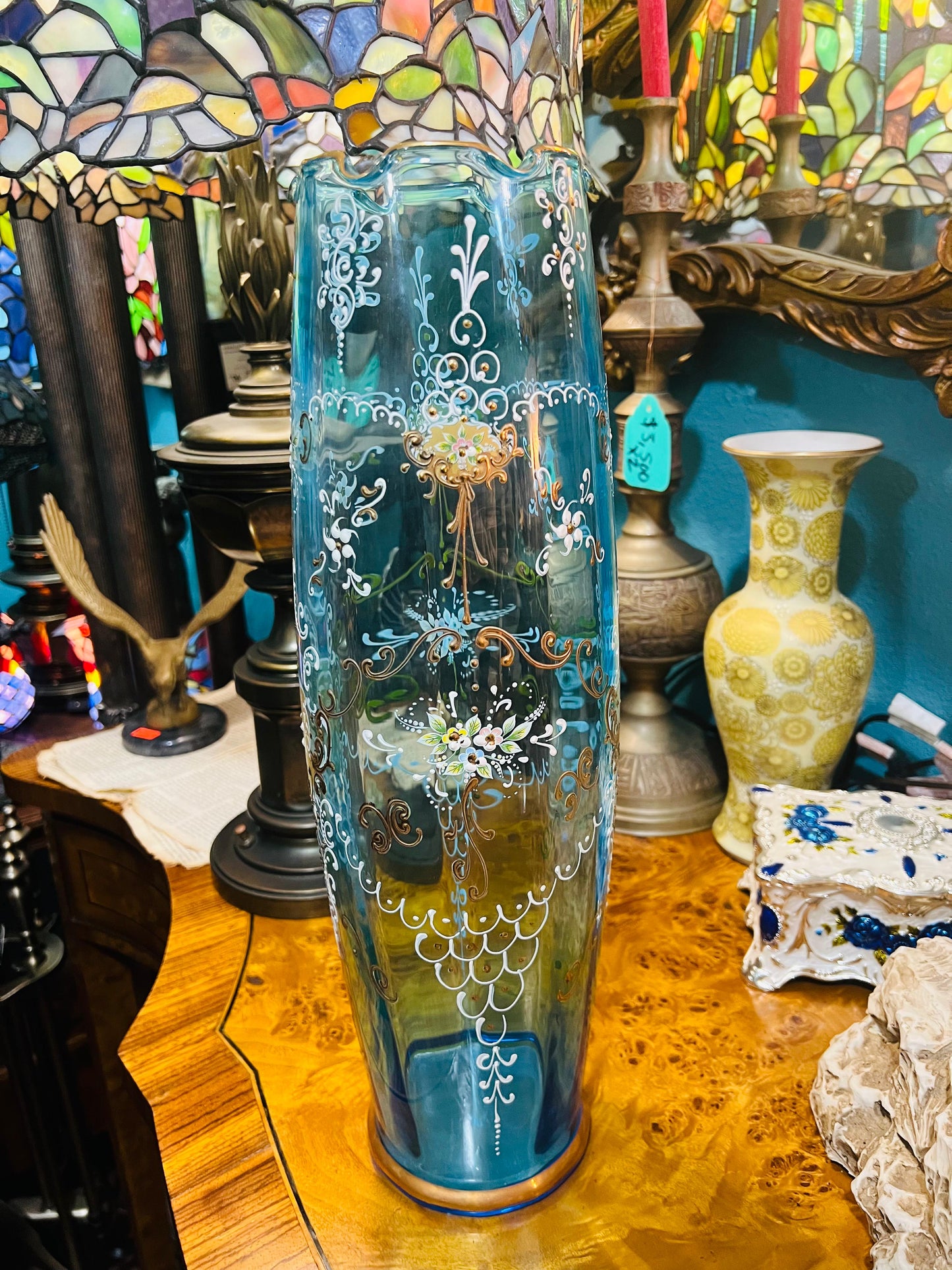 🌸🏺🌸Blue Crystal Vase with Floral Details for Sale Year of issue 1960🌸🏺🌸