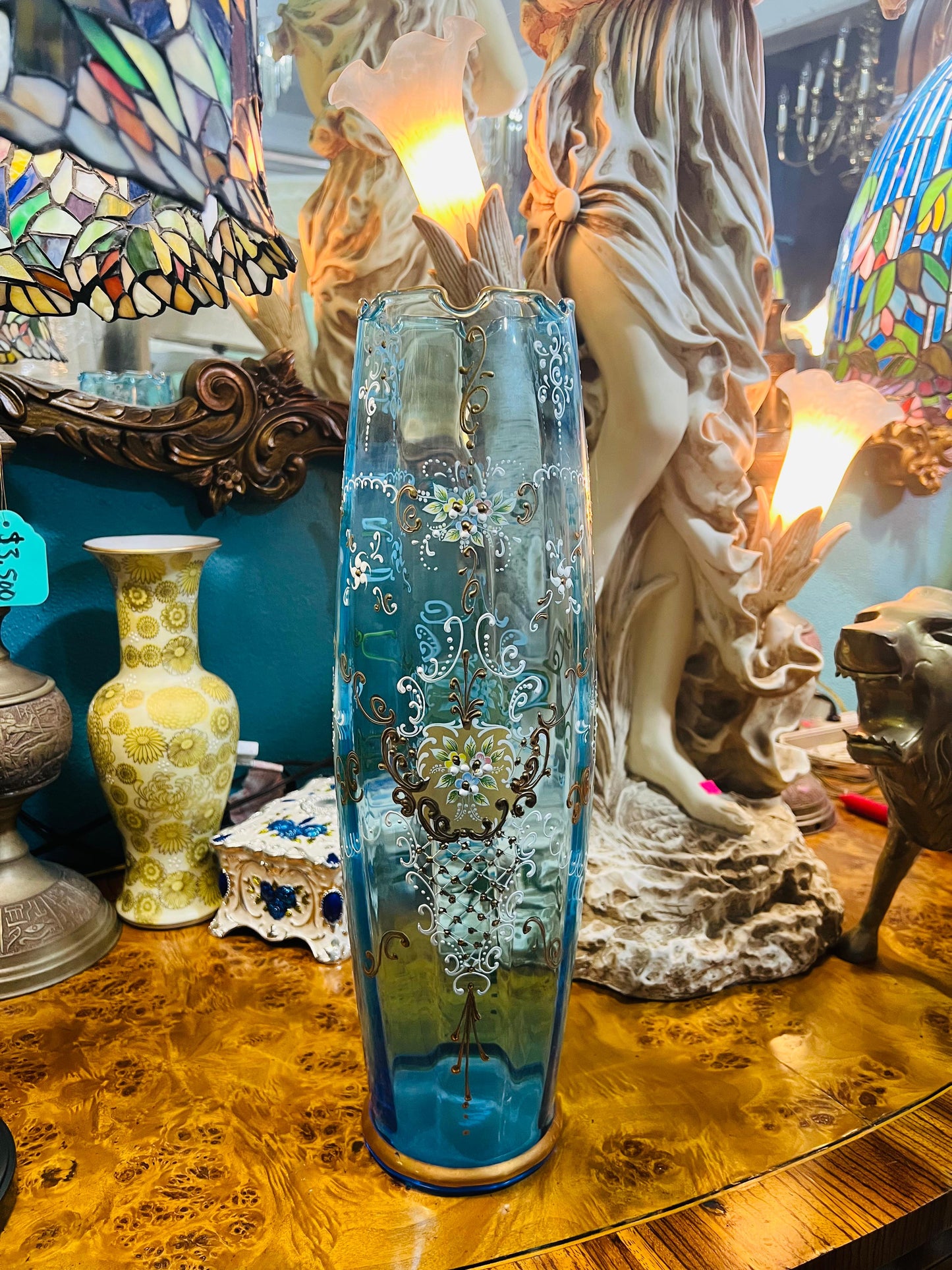 🌸🏺🌸Blue Crystal Vase with Floral Details for Sale Year of issue 1960🌸🏺🌸