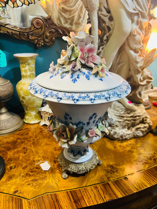 🏺🌸🏺Porcelain Urn with Floral Inlay for Sale🏺🌸🏺