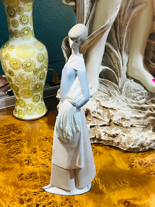 🌾Porcelain Figure of a Woman with Wheat for Sale🌾